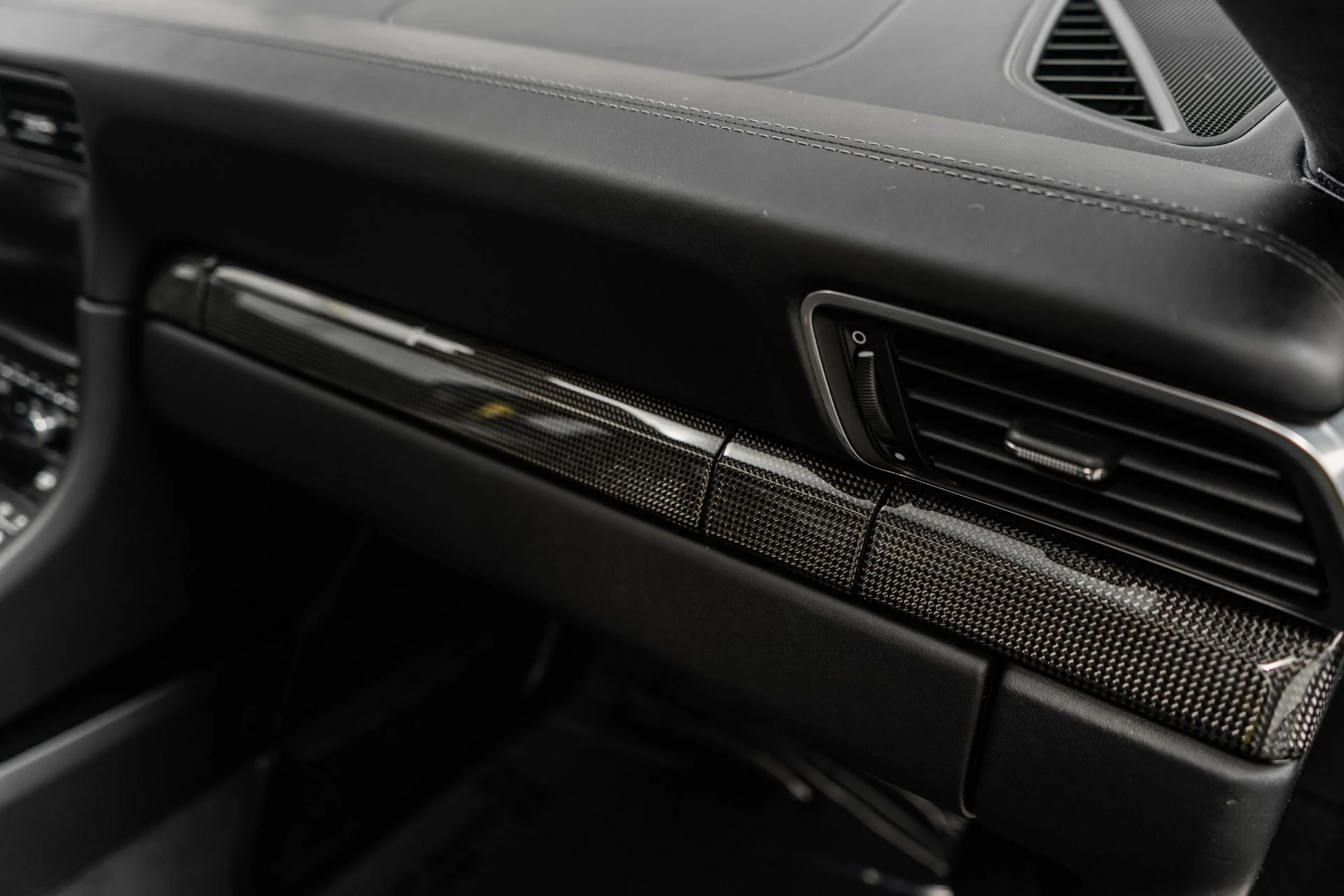 mph029_3235090392_Used_2014_Porsche_911_Turbo_S_1758120142_4aded69562