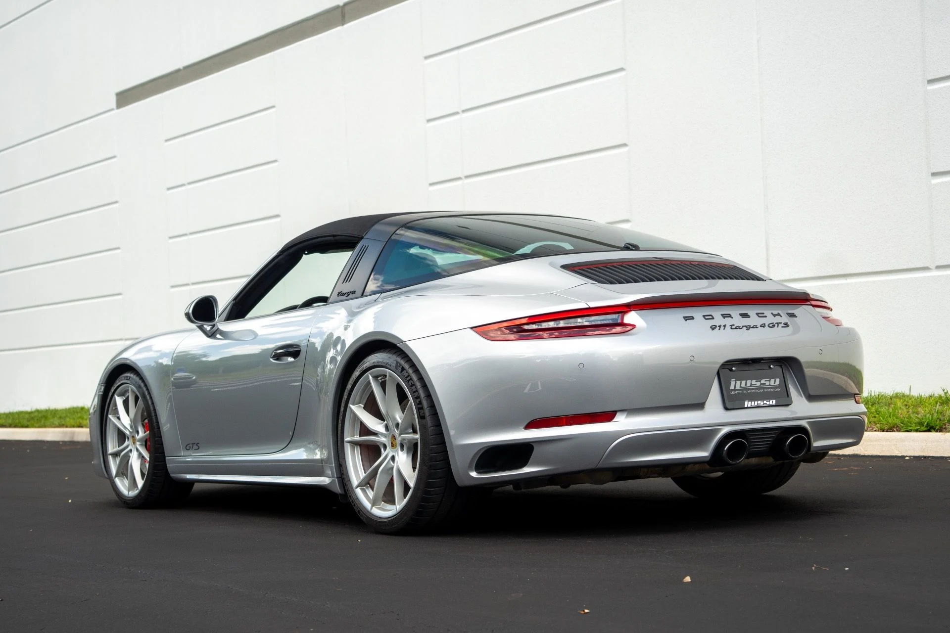 mph029_3238228032_Used_2019_Porsche_911_Targa_4_GTS_1756154089_706297f458