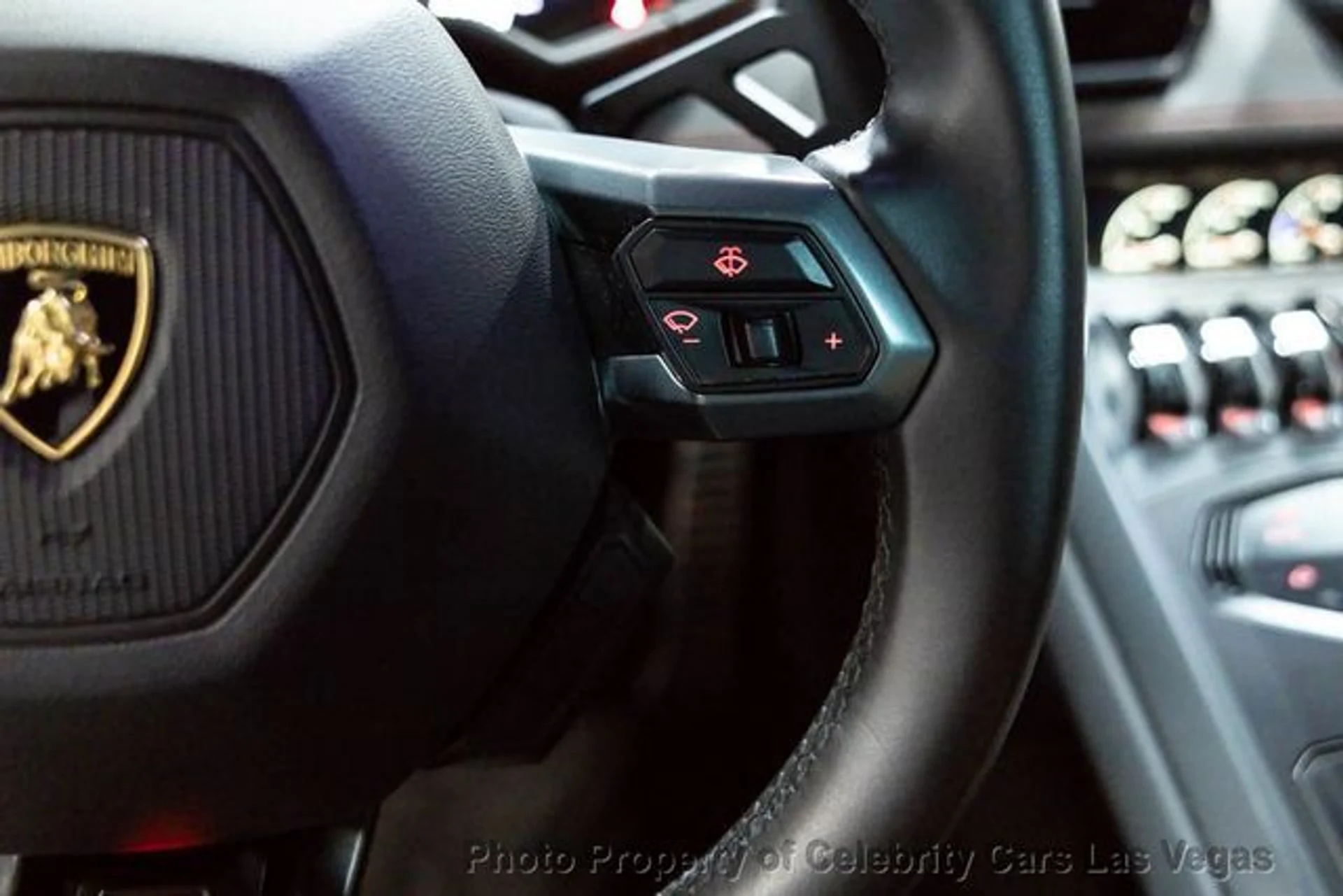mph029_324187687_used_2019_lamborghini_huracan_lp5802_9707_22868387_34_640_f2f9a618d5