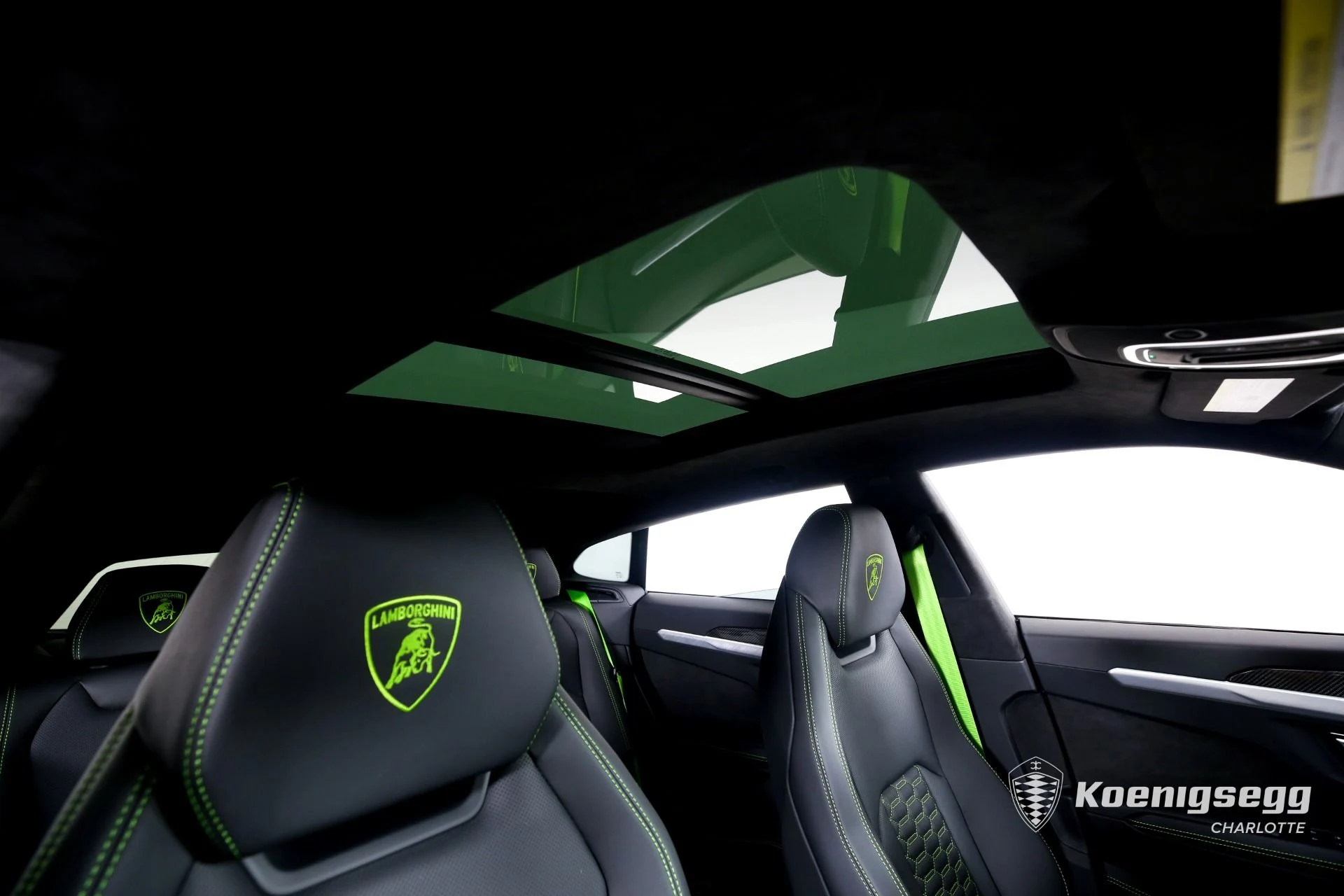 mph029_3257808228_Used_2022_Lamborghini_Urus_1696532519_fc75596cca