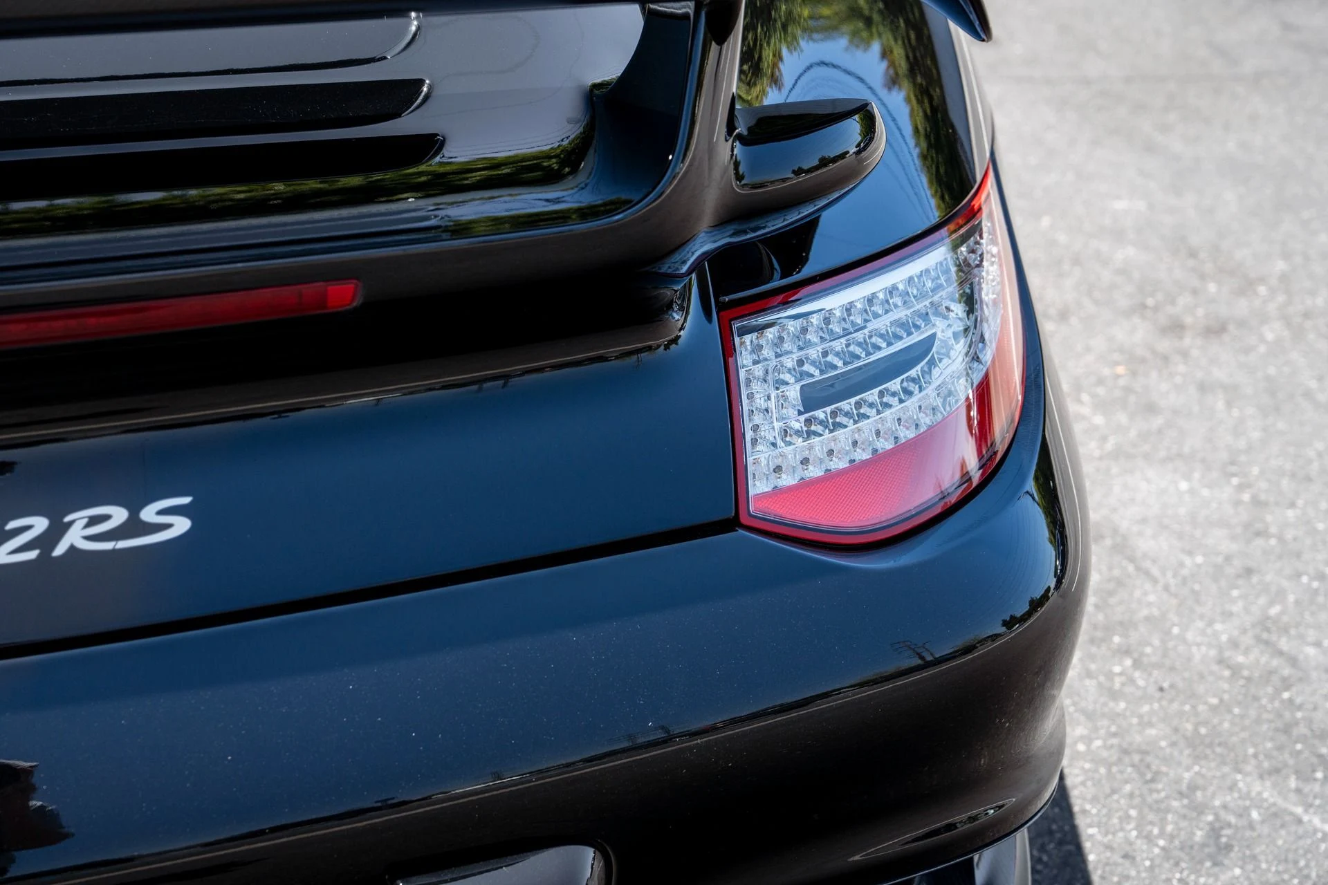 mph029_3259899737_Used_2011_Porsche_911_GT_2_RS_1752601698_e2e4c5ab84