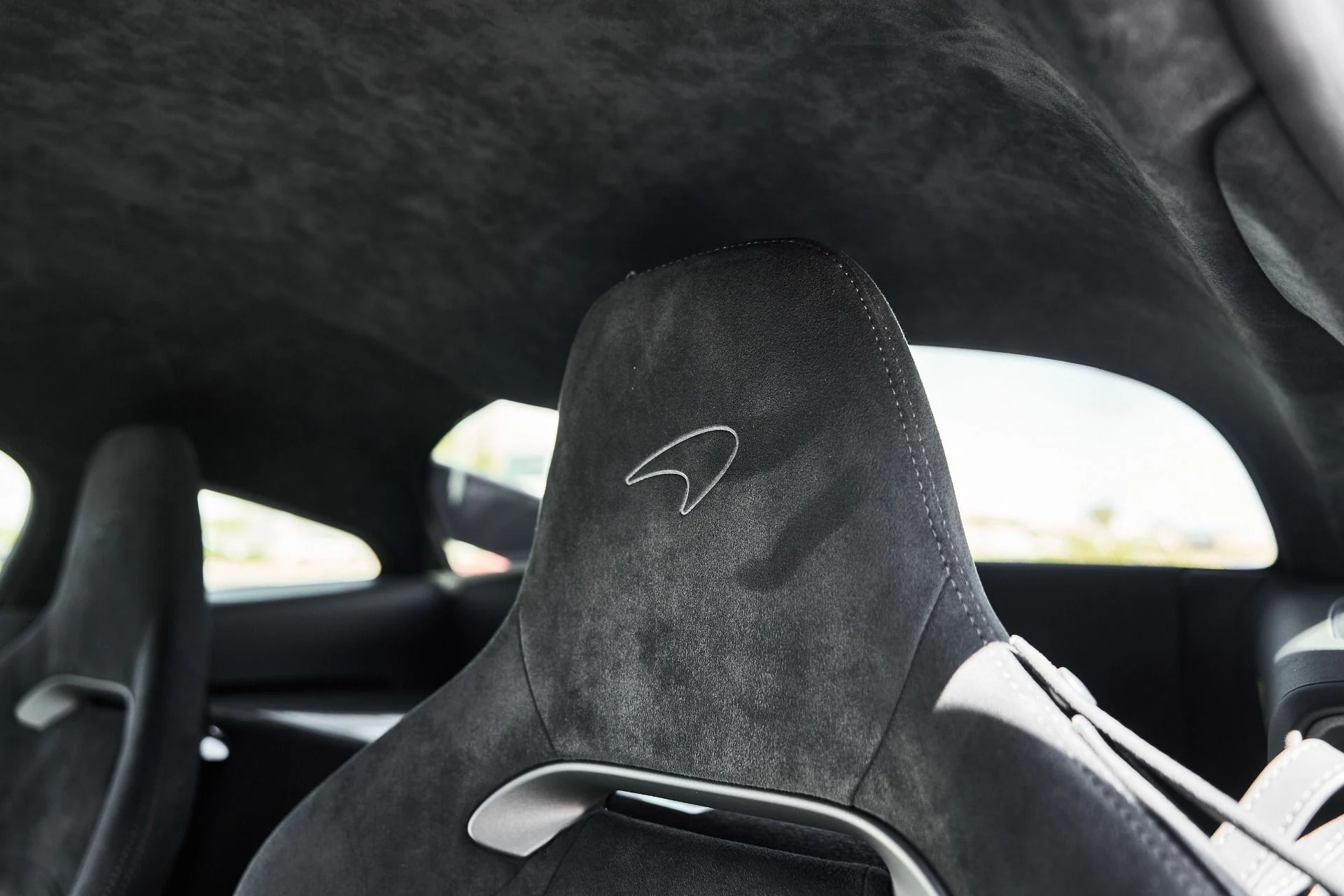 mph029_3260422257_Used_2024_Mc_Laren_Artura_1774742220_2abfc63587