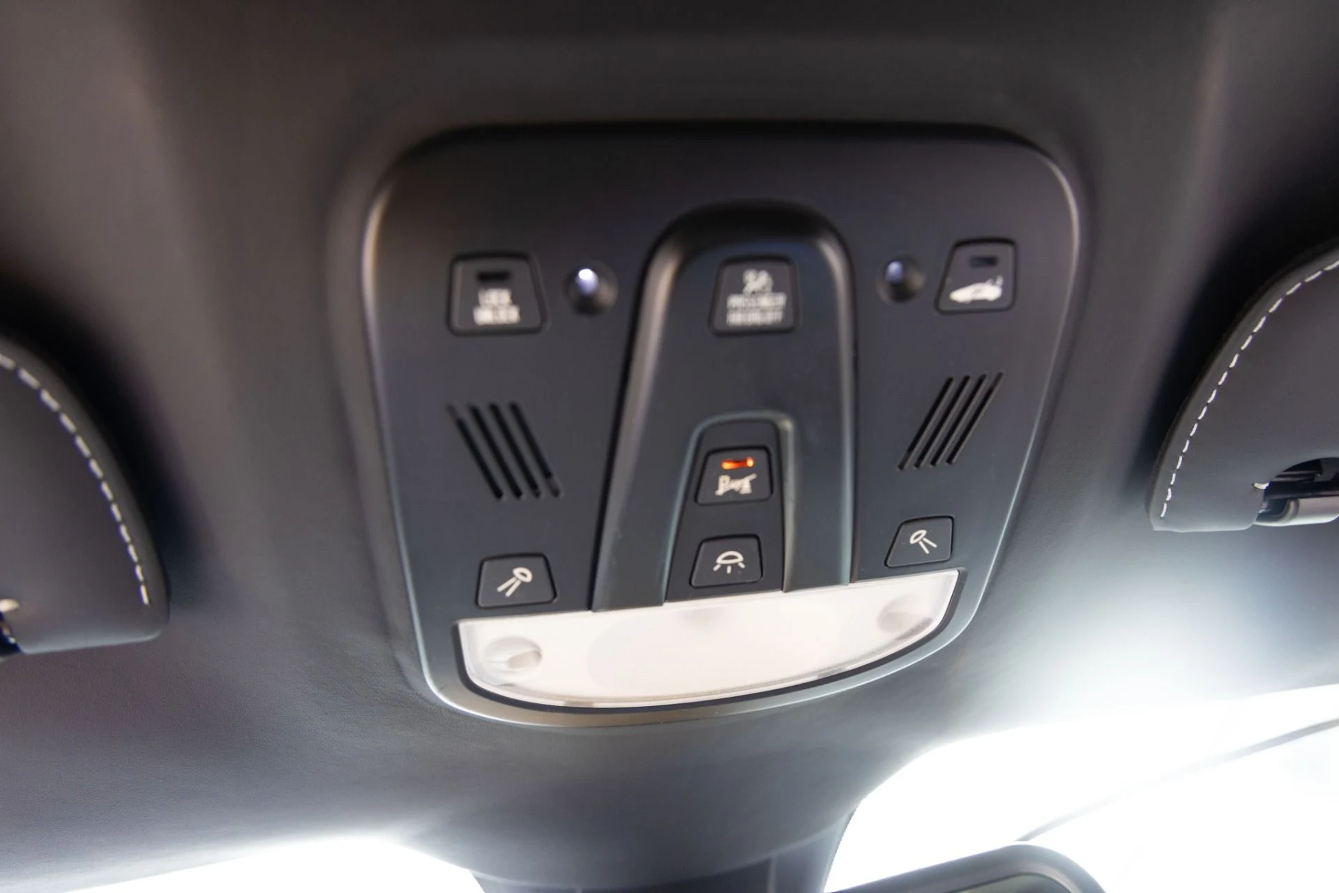 mph029_3262978375_Used_2014_Ferrari_F12berlinetta_1761682379_e9fef3d027