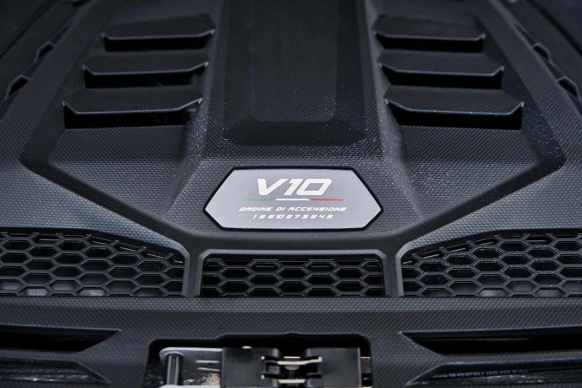 mph029_3270727846_Used_2023_Lamborghini_Huracan_Sterrato_Base_1780101747_d9fb7b1a39