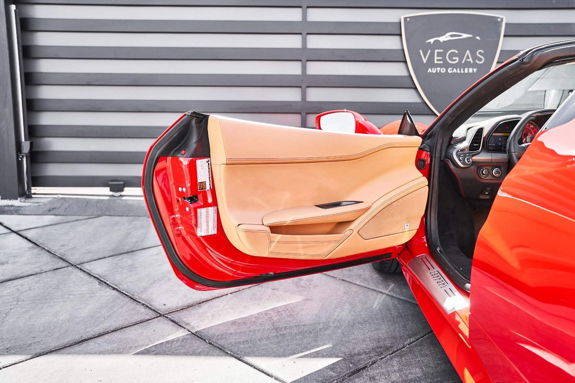 mph029_3278273878_Used_2012_Ferrari_458_Spider_Base_1781373818_1f89b9c7d8