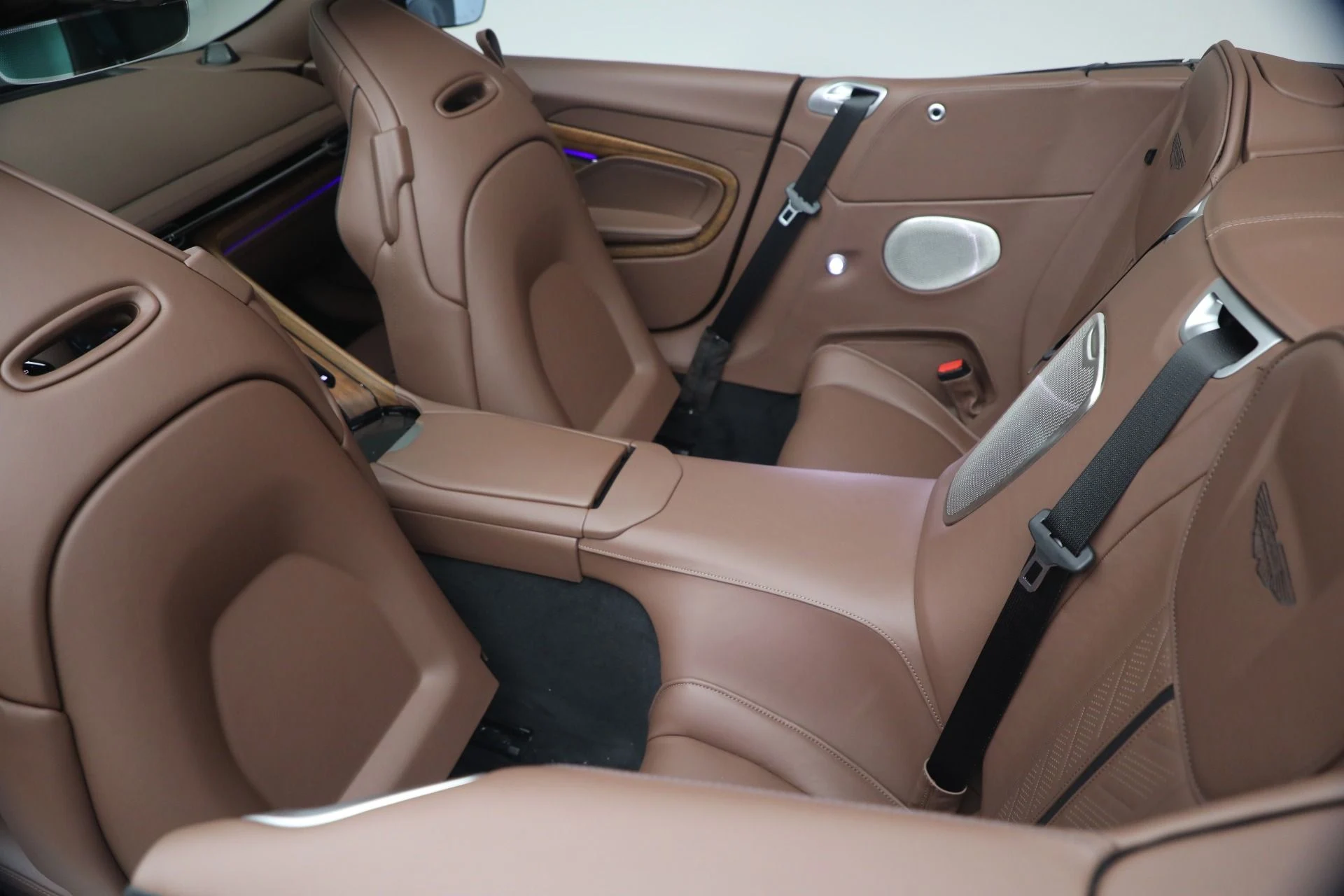 mph029_3283053581_New_2026_Aston_Martin_DB_12_S_Volante_1781361339_9143d5735b