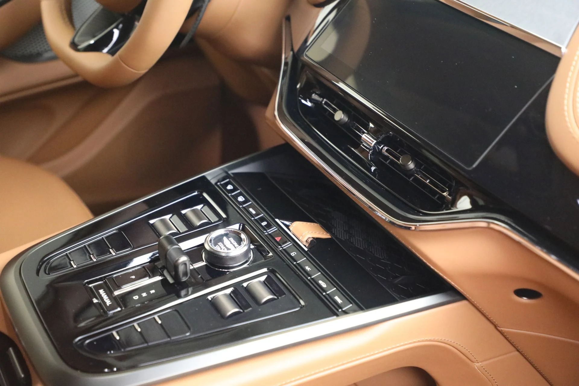mph029_3286880752_New_2026_Aston_Martin_DBX_S_1792514642_7532b02697