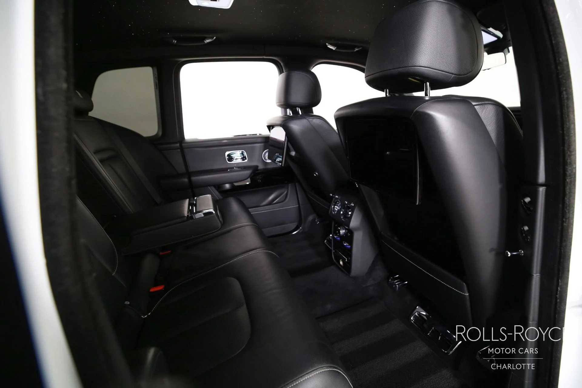 mph029_3298353740_Used_2020_Rolls_Royce_Cullinan_1750950377_c00558f2ec