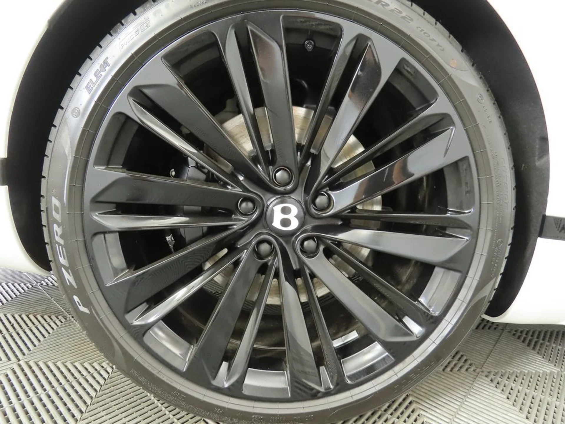 mph029_3300114301_new_2025_bentley_continental_gtspeedcoupe_8119_22893102_30_1024_a59f2dbd62