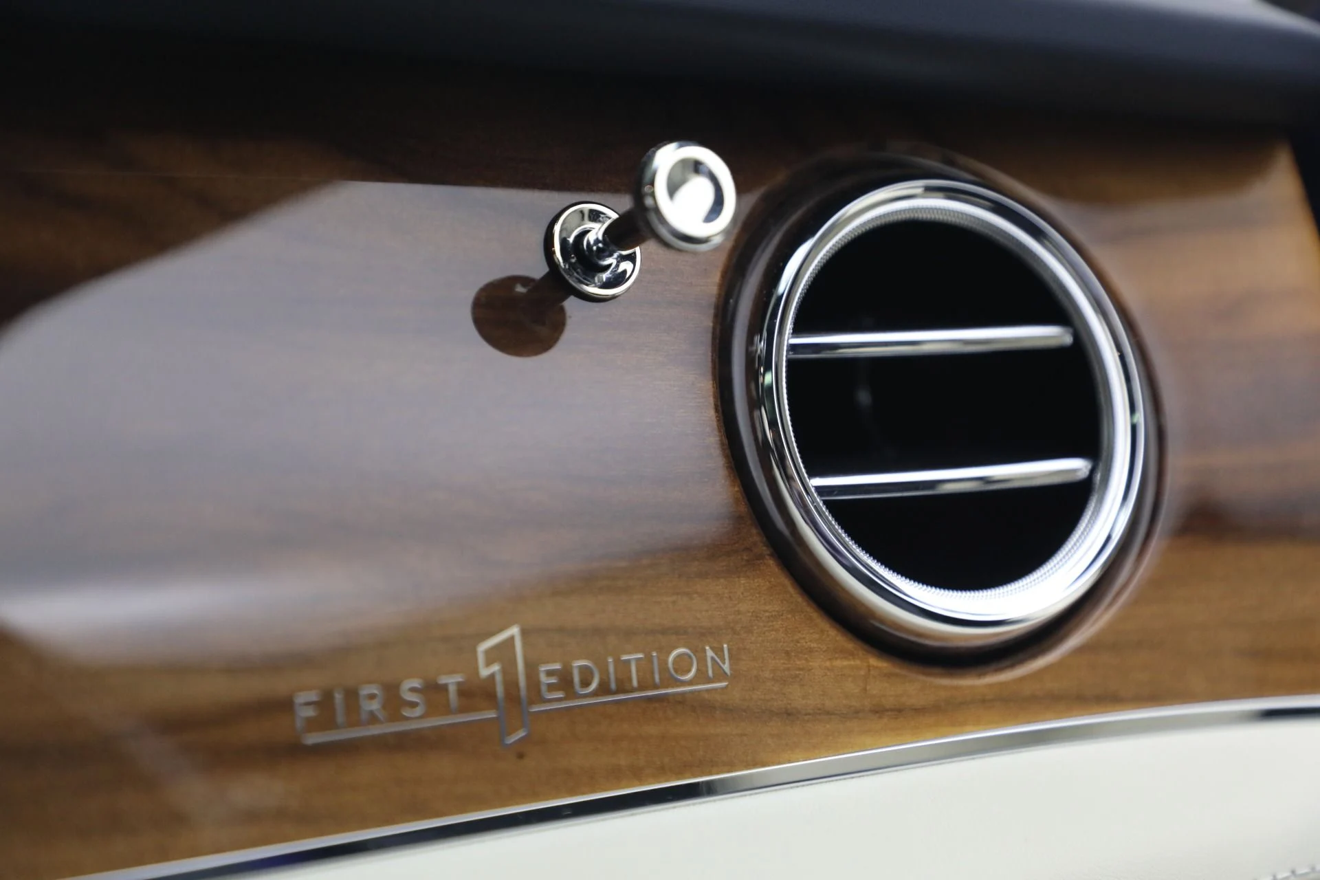 mph029_3319055241_Used_2022_Bentley_Bentayga_V8_1780928756_af80ec334c