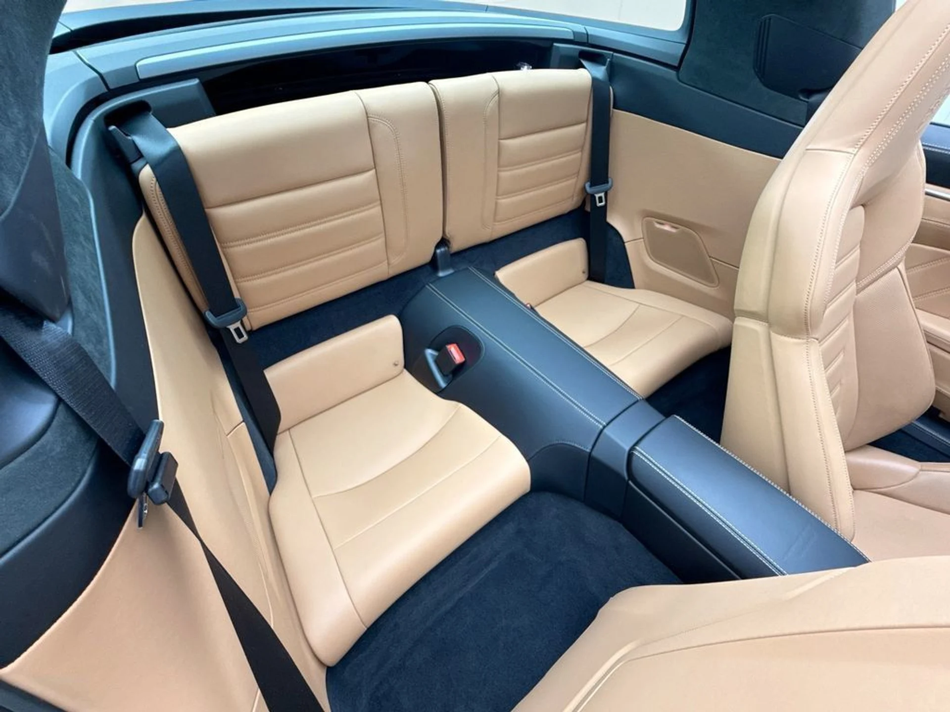 mph029_3319580531_used_2024_porsche_911_targaedition50yearsporschedesign_8119_22988931_30_1024_3b57c261a0