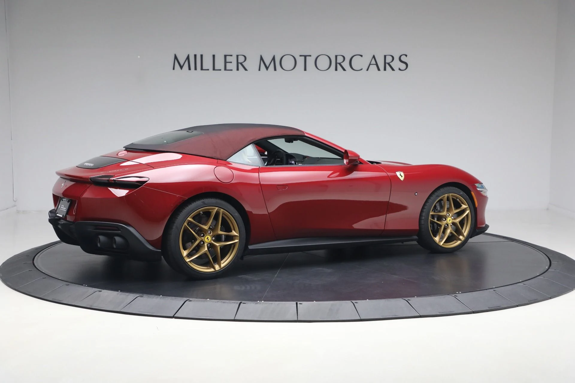 mph029_3321399466_Used_2025_Ferrari_Roma_Spider_1777992623_7bdb8b3b97