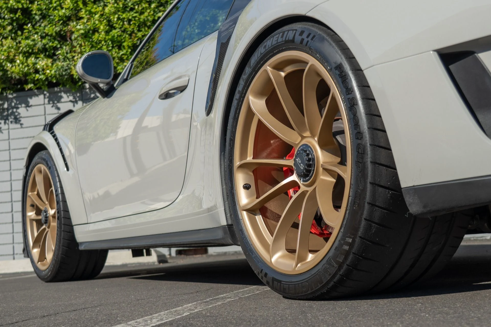 mph029_3321680341_Used_2019_Porsche_911_GT_3_RS_1759431879_9be70c0ca5