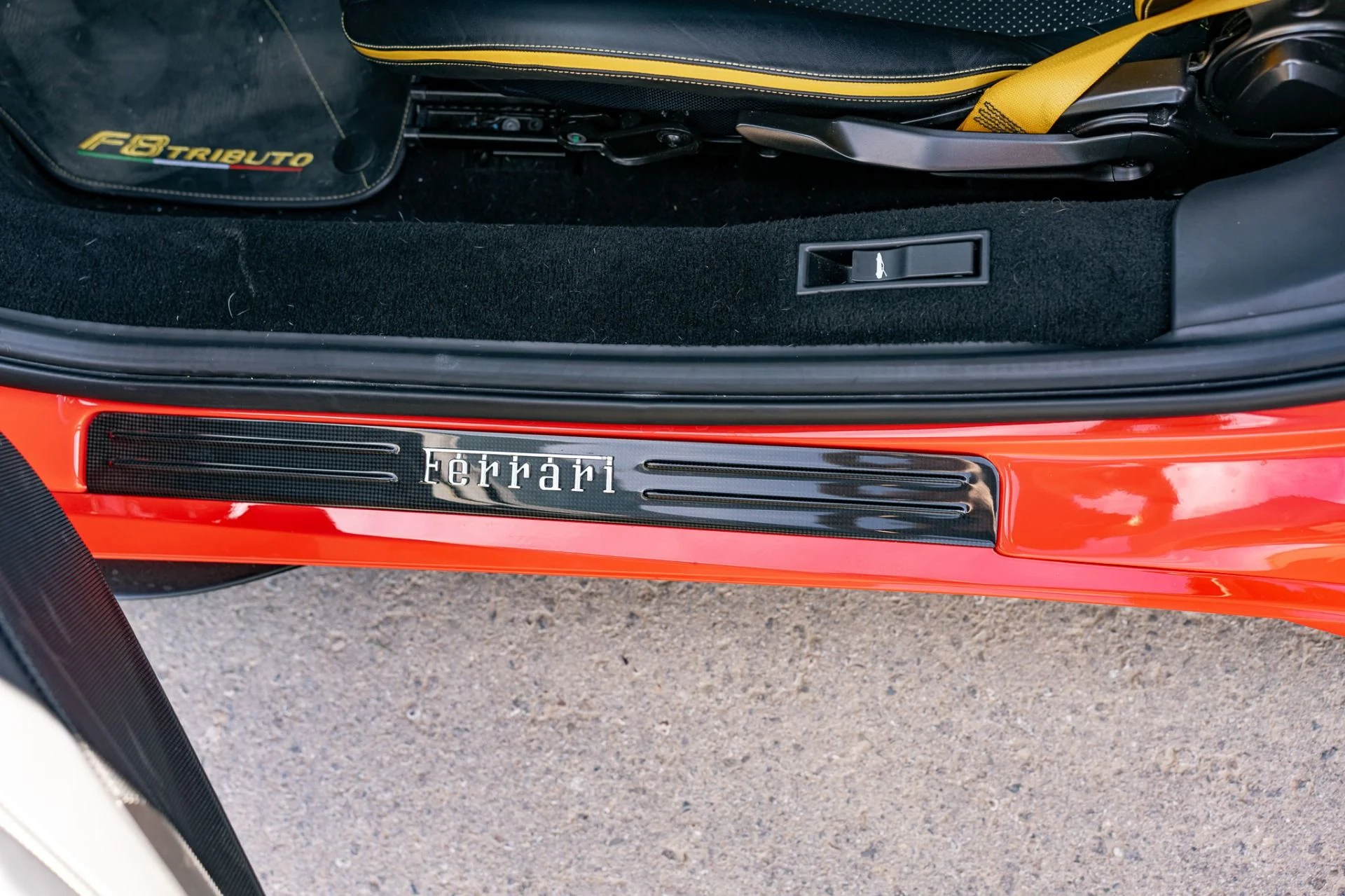 mph029_3325778259_Used_2020_Ferrari_F8_Tributo_1758670966_e533d37072