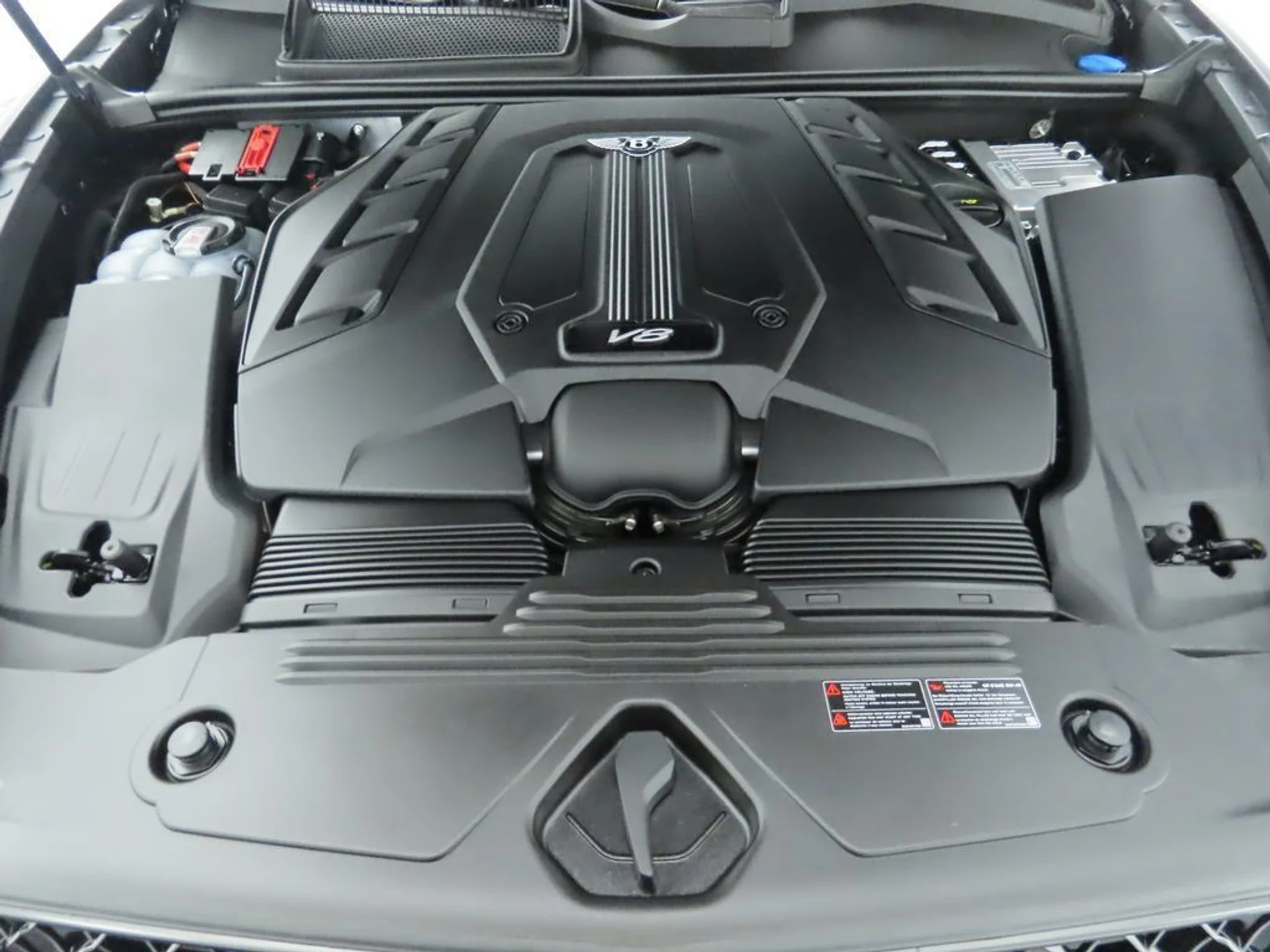 mph029_3346747379_new_2025_bentley_bentayga_v8awd_8119_22925566_30_1024_bb830cd331