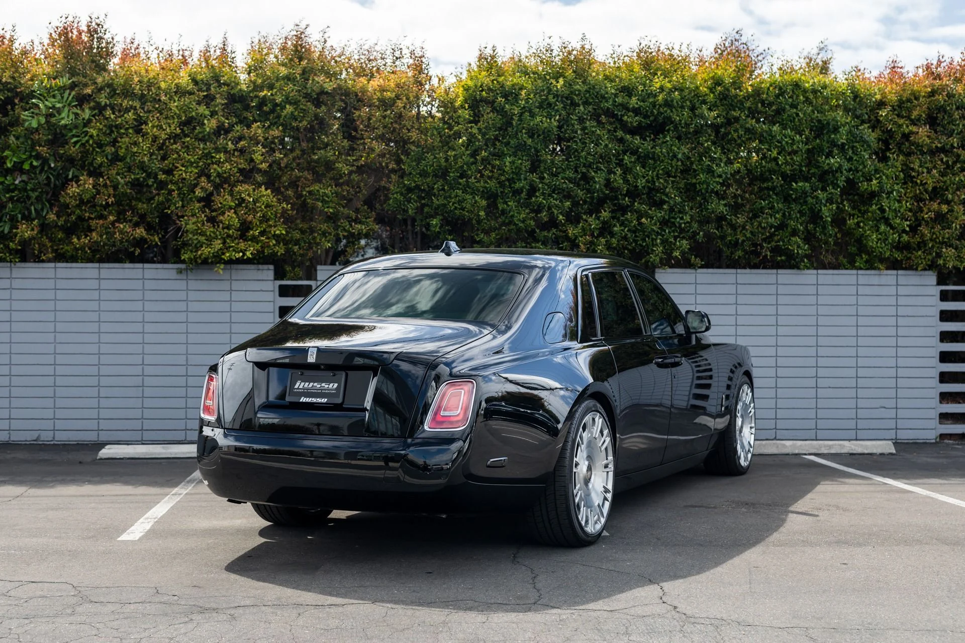 mph029_3356891102_Used_2019_Rolls_Royce_Phantom_1744848701_6acfc6198d