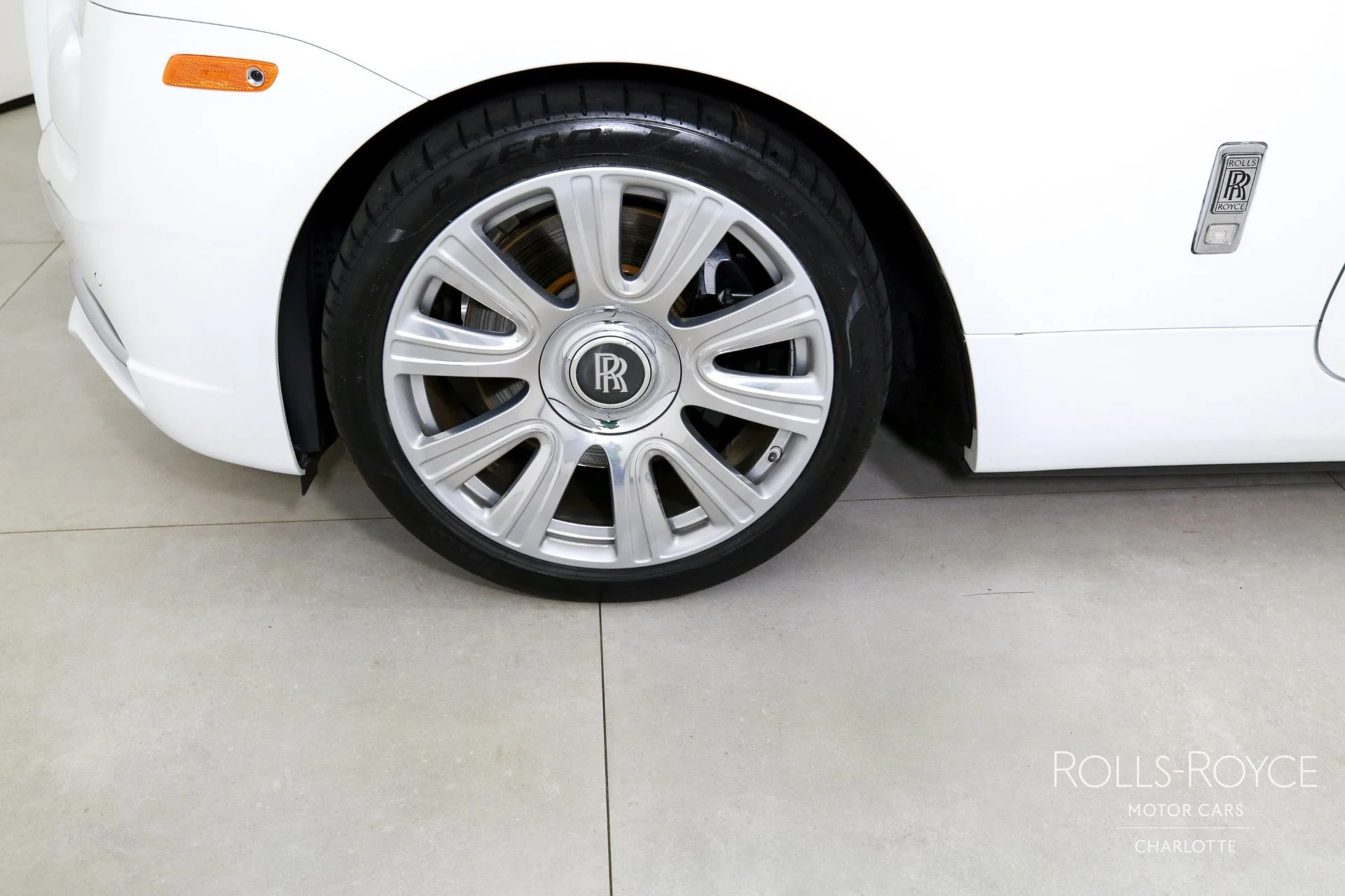 mph029_3363358933_Used_2019_Rolls_Royce_Dawn_1750192596_8066ae836c
