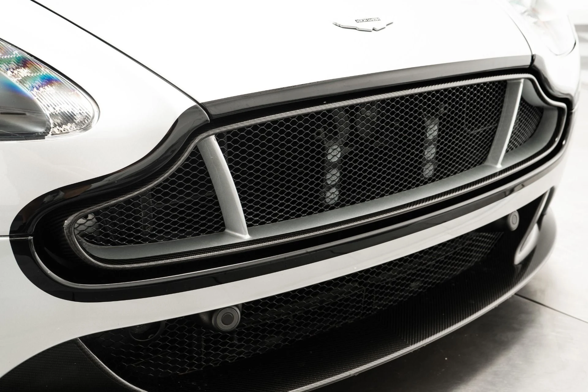 mph029_3366452094_Used_2015_Aston_Martin_V12_Vantage_S_Roadster_1694462001_5e9165edb9