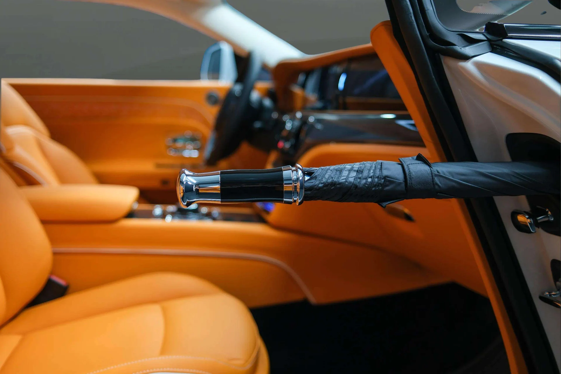 mph029_3373677122_cf6801cc_5ede_4885_9be6_370941b88e5a_202620_Rolls_Royce20_Black20_Badge20_Spectre20282600829_29_e506bf3cd8