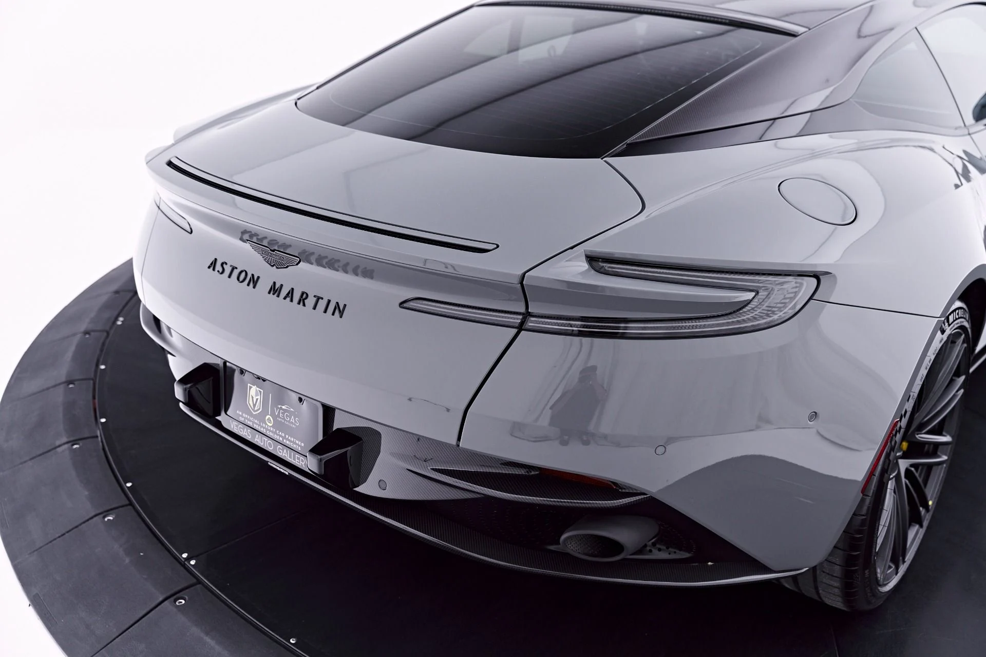 mph029_338388661_Used_2024_Aston_Martin_DB_12_1781813801_3957b5f7be