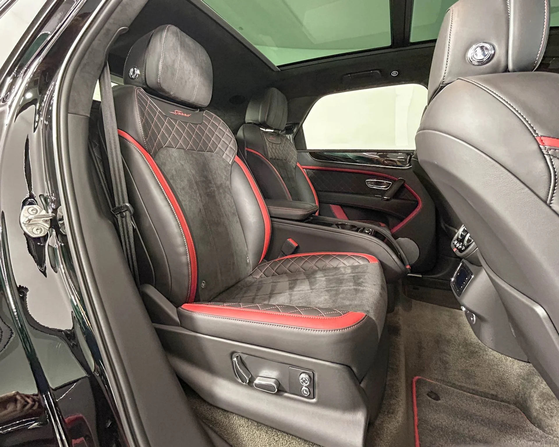 mph029_3390561334_32a8465bf4a14824bbb4a8a60d44bdc0_cc0a2aa47e