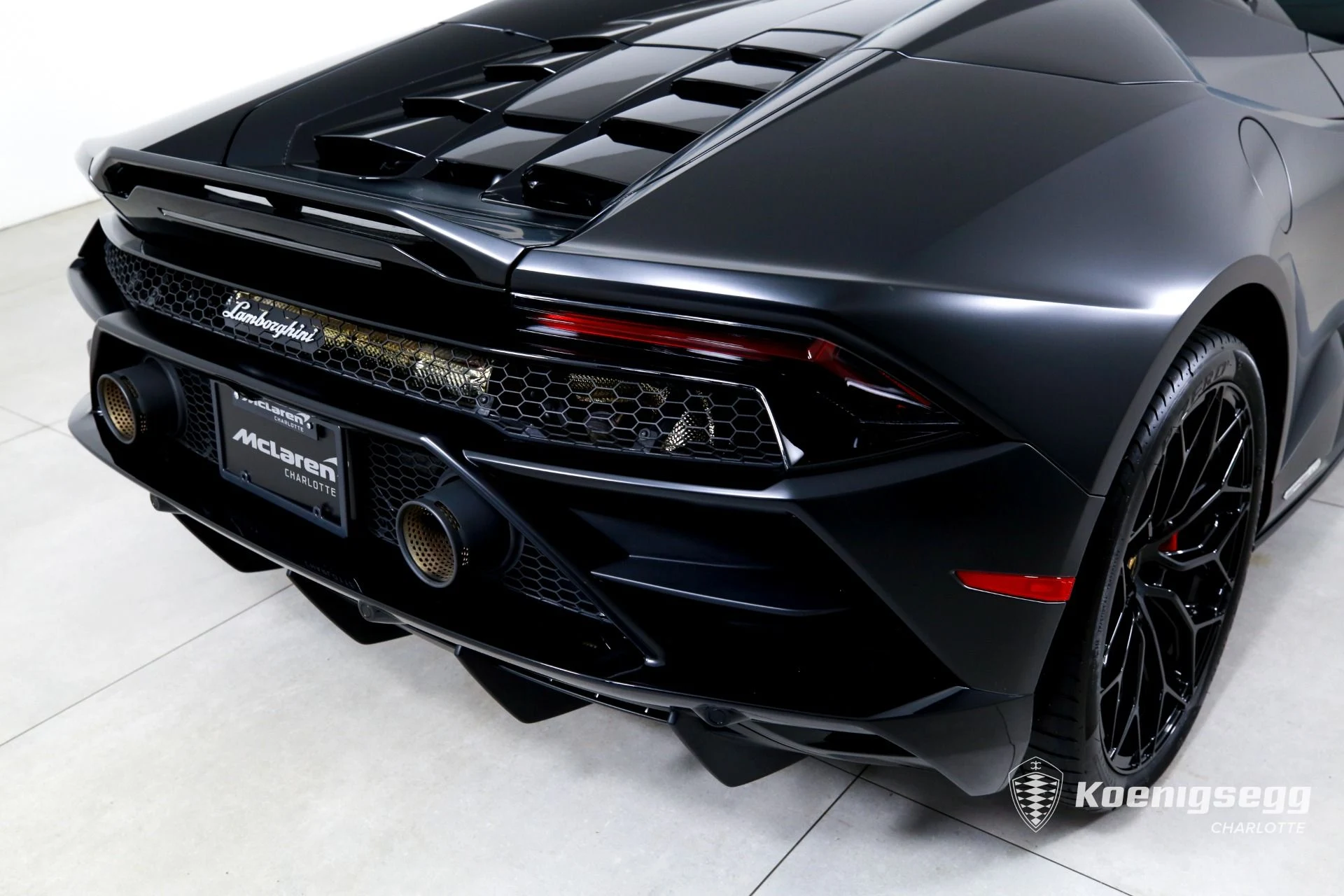 mph029_3391832523_Used_2023_Lamborghini_Huracan_EVO_Spyder_1761056229_3e16fb7627