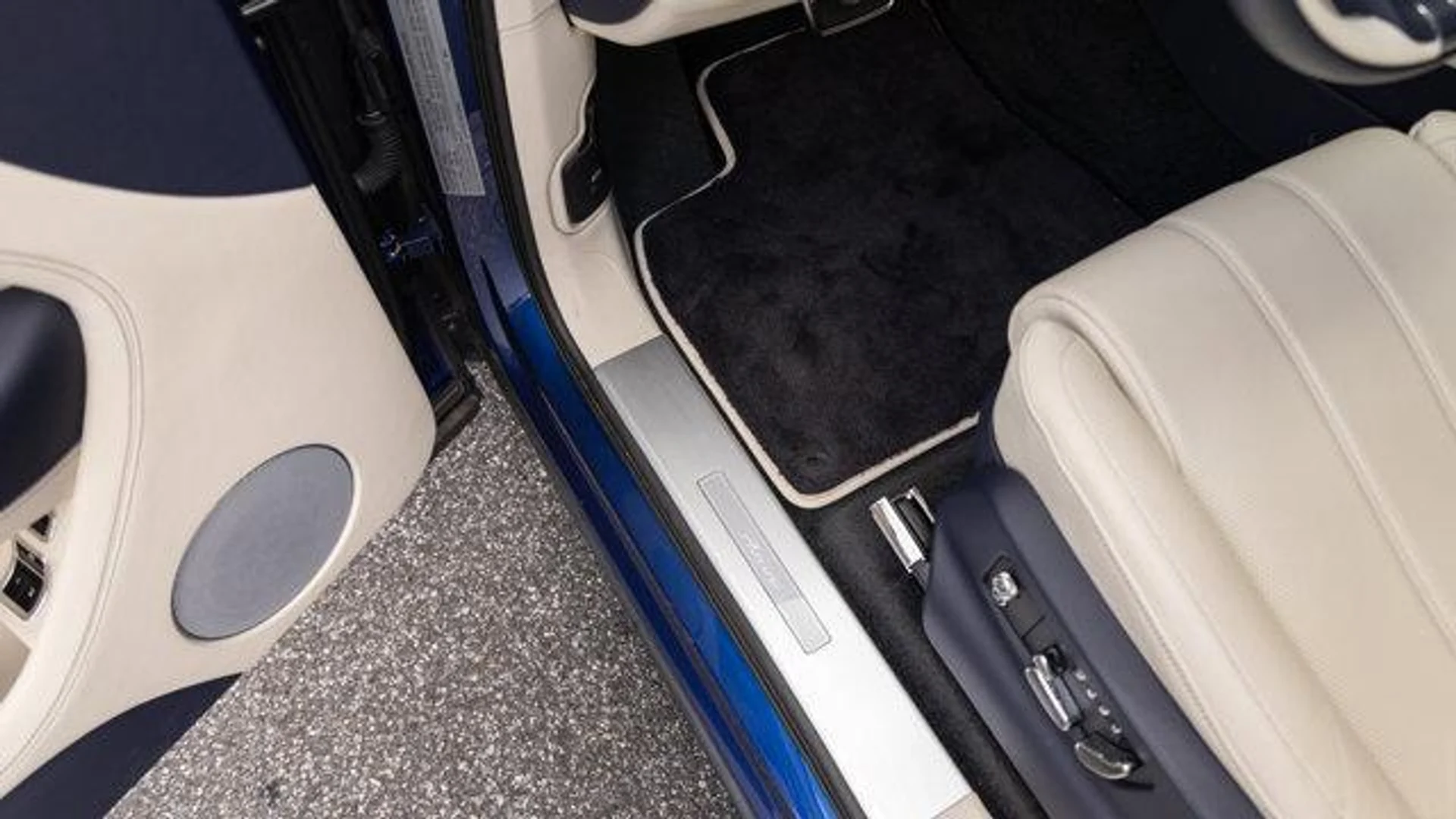 mph029_3397439379_cu37_Zw_Ab_q4_N6_BG_8bjd9ixb643w_3d76d5b27a