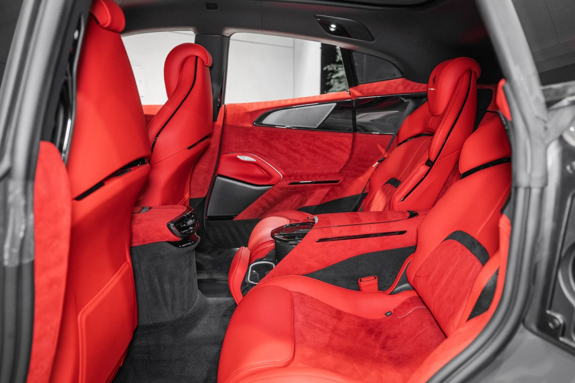 mph029_3416098021_Used_2026_Ferrari_Purosangue_1781276240_cdba613987