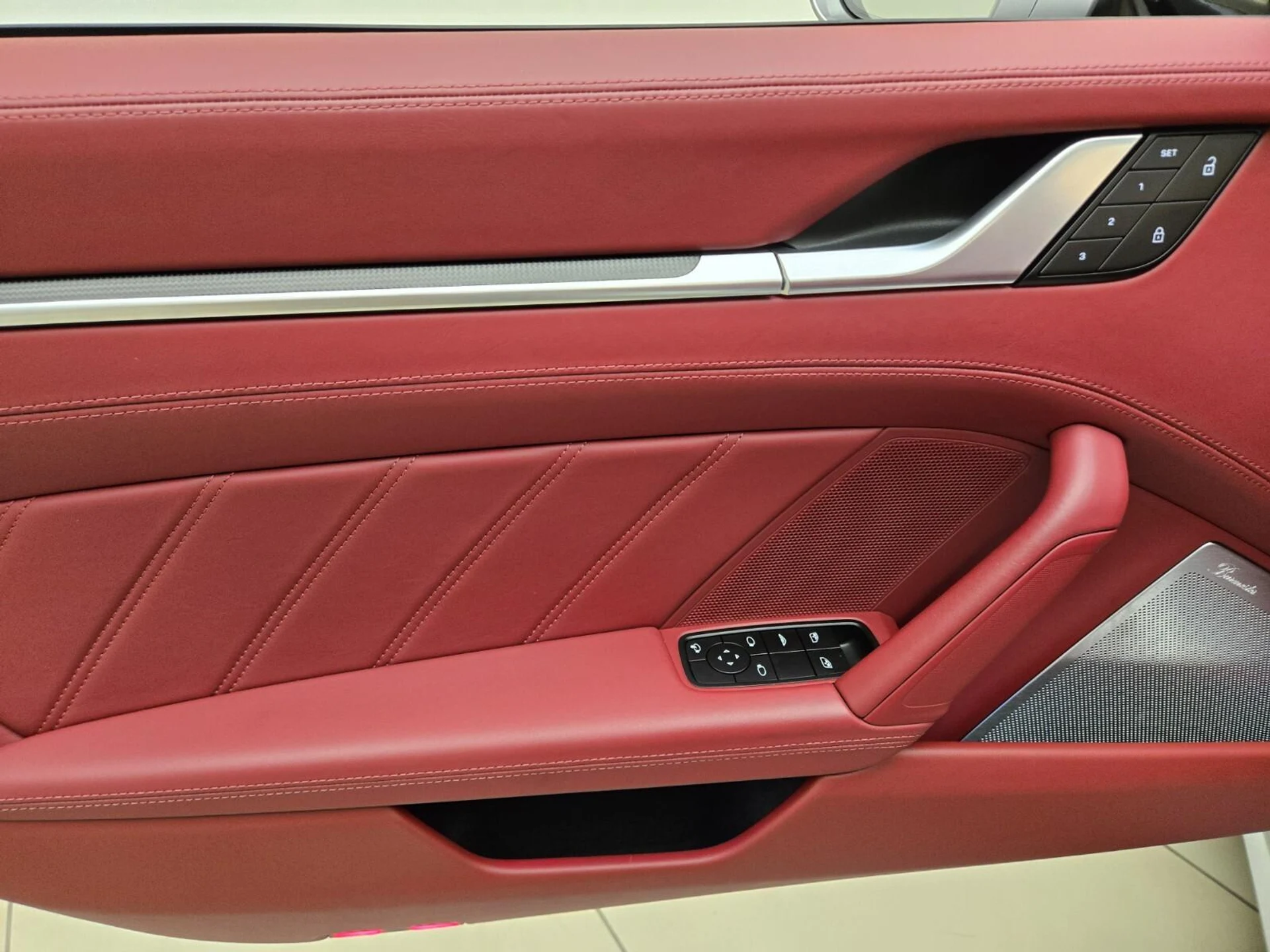 mph029_3426266562_Used_2023_Porsche_911_Turbo_1768891612_9f95b1fd8e