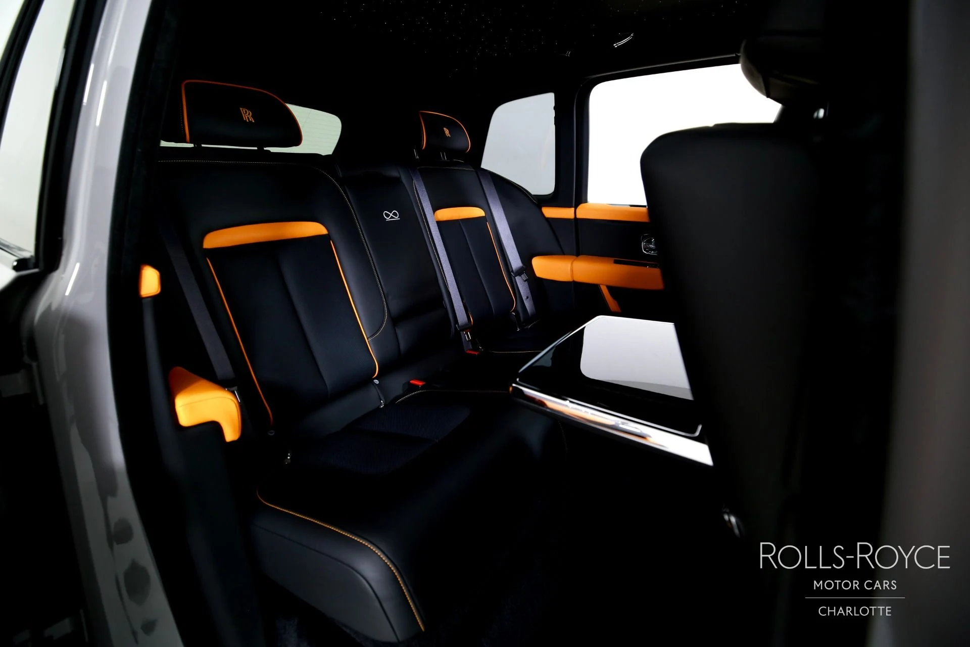 mph029_3429539226_Used_2026_Rolls_Royce_Black_Badge_Cullinan_1771362063_2f1fe1ecf3