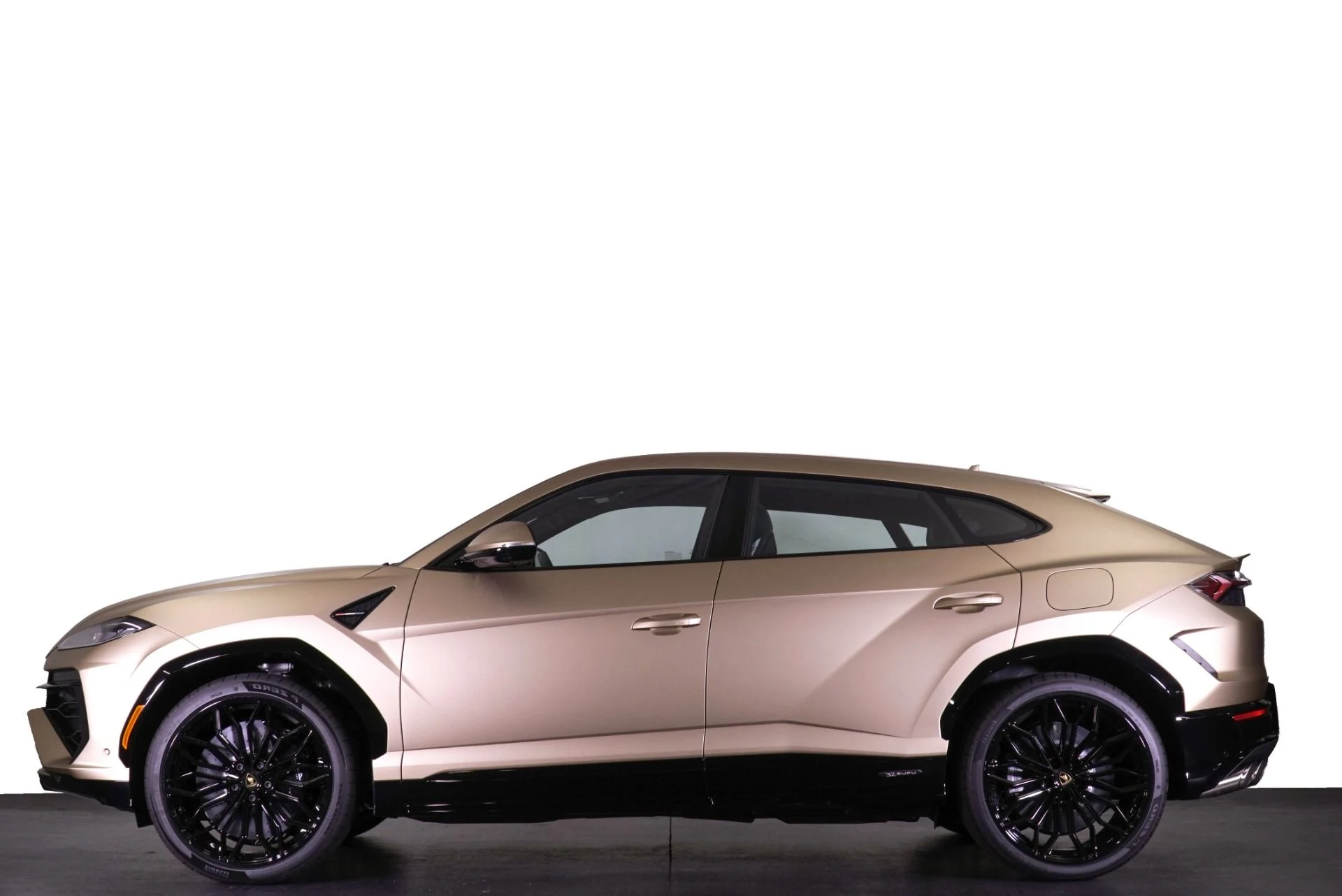 mph029_3430512641_New_2025_Lamborghini_Urus_SE_1760546731_ea45a15655