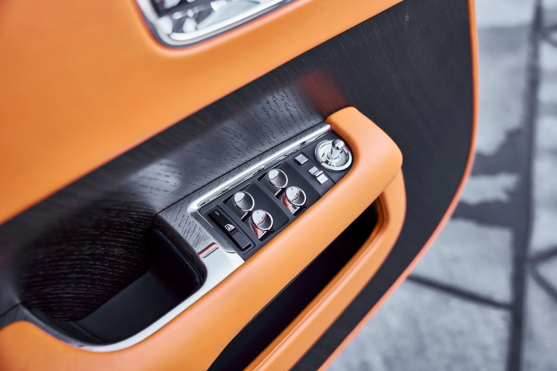 mph029_3439040890_Used_2019_Rolls_Royce_Wraith_Base_1772849617_23705bfb69