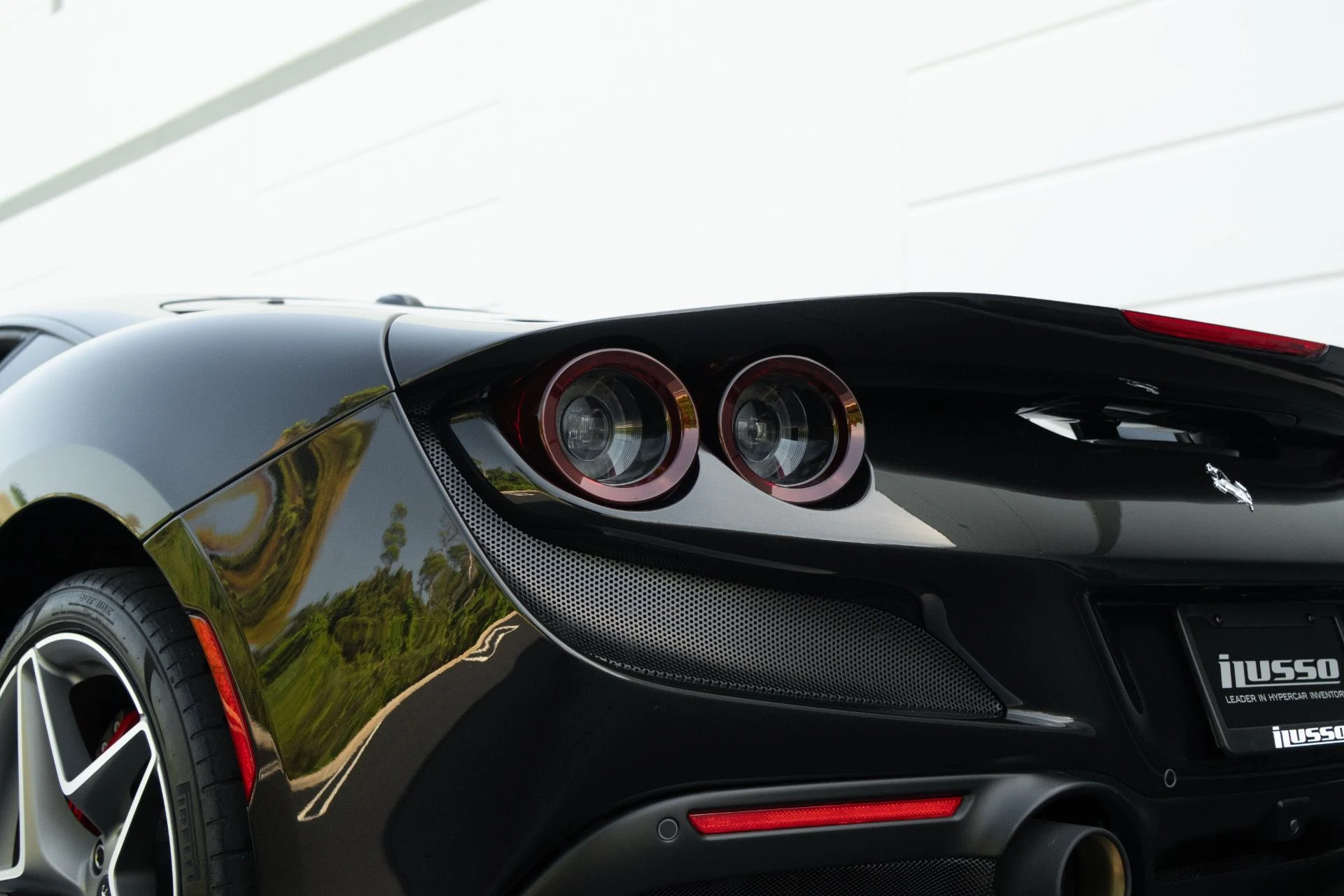 mph029_3452617974_Used_2020_Ferrari_F8_Tributo_1767738008_93db17527b