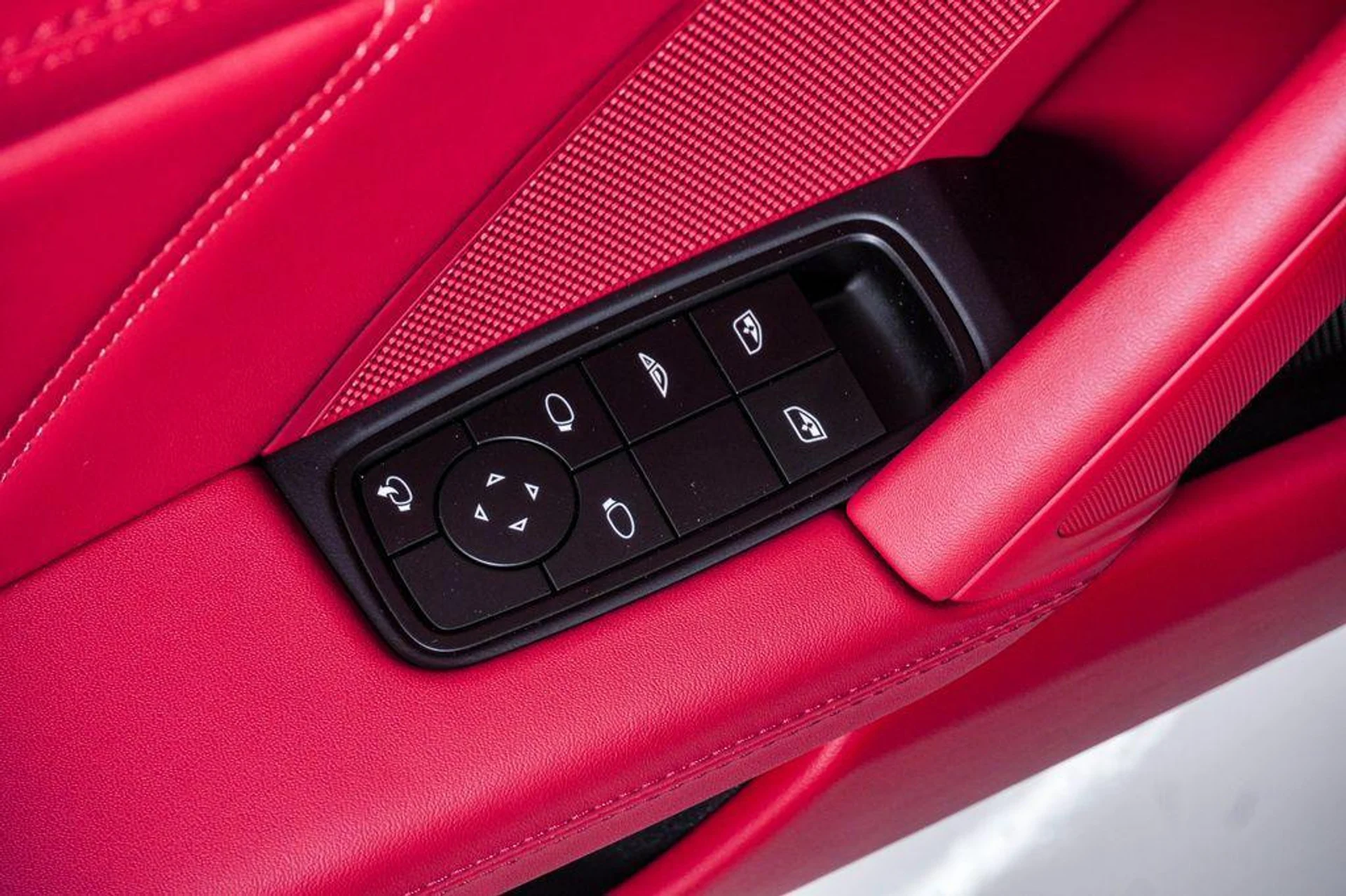 mph029_347184529_Hww_Urwgtfaipp_Yl_az5n_Vsbks_39debb10f9