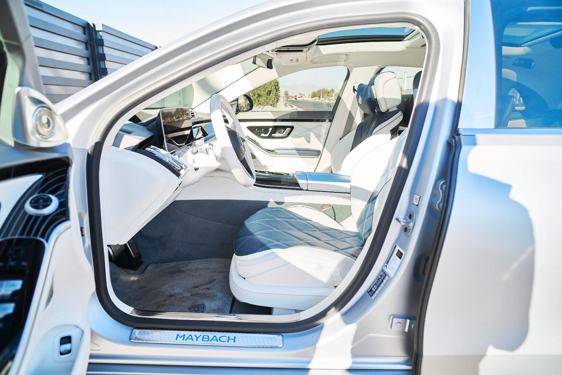 mph029_3473001616_Used_2024_Mercedes_Benz_S_Class_Maybach_S_680_1765936786_0b841ebf56