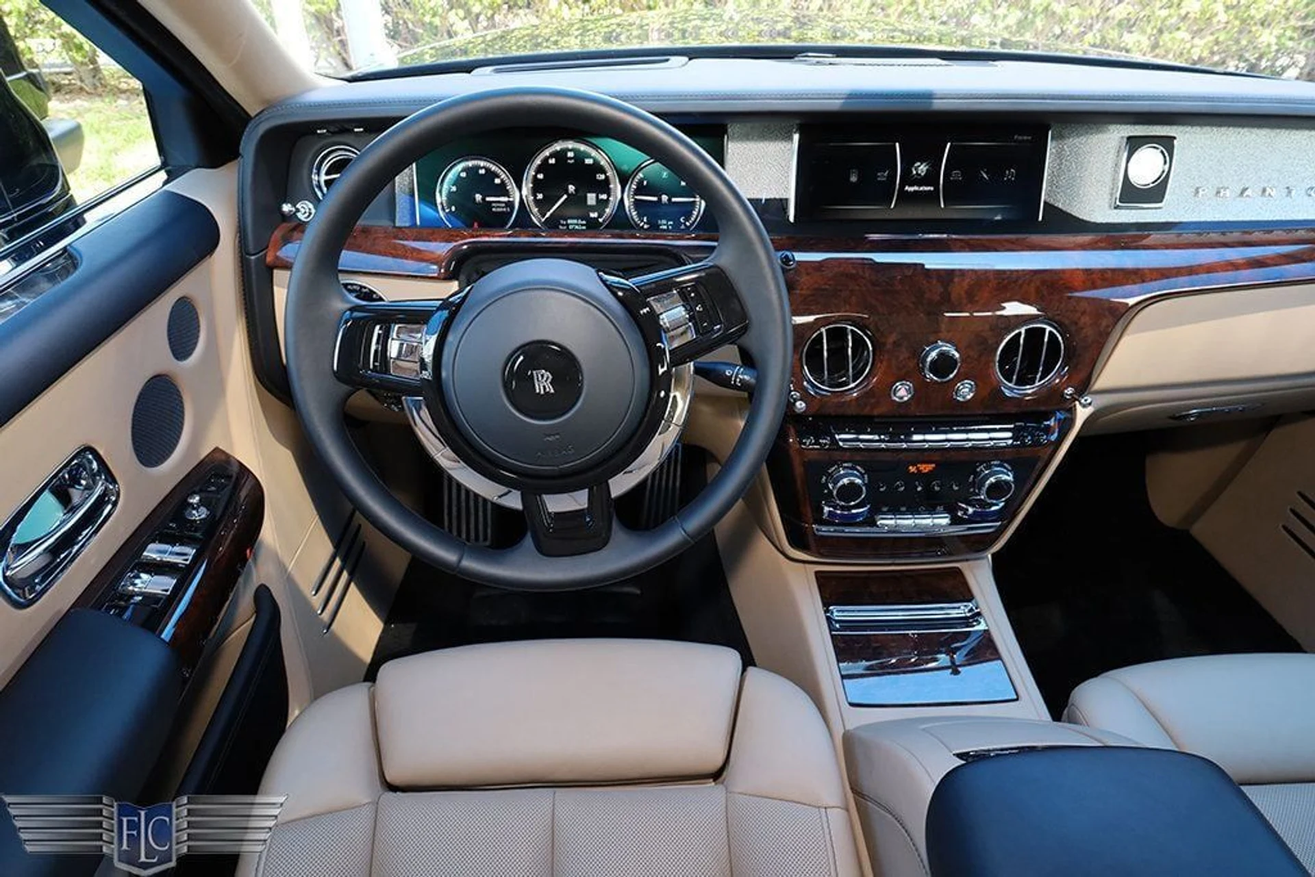 mph029_3475577116_used_2020_rolls_royce_phantom_extendedwheelbasesedan_6305_22909109_30_1024_885156f742