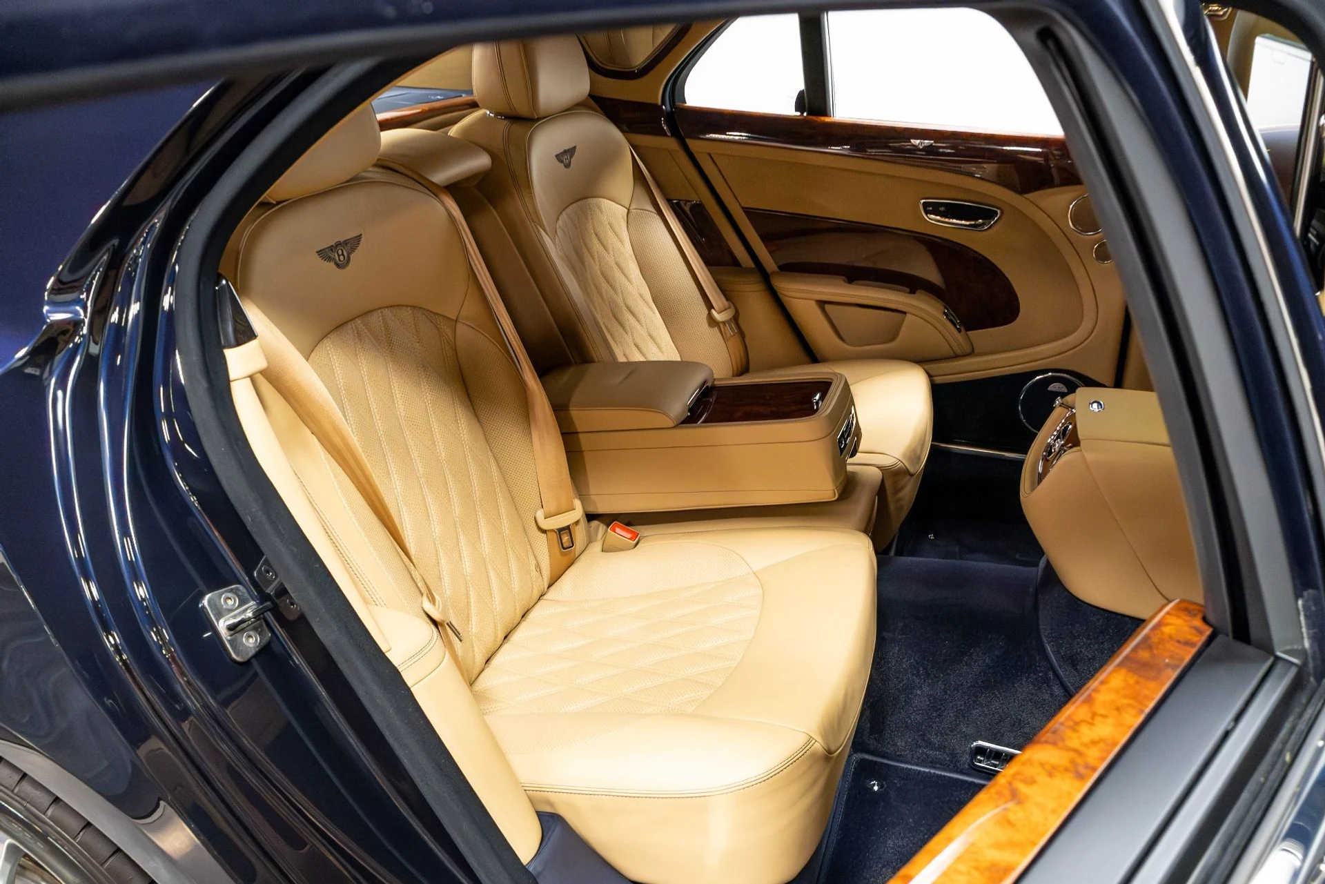 mph029_3485207579_Used_2017_Bentley_Mulsanne_1775514187_00353dd089