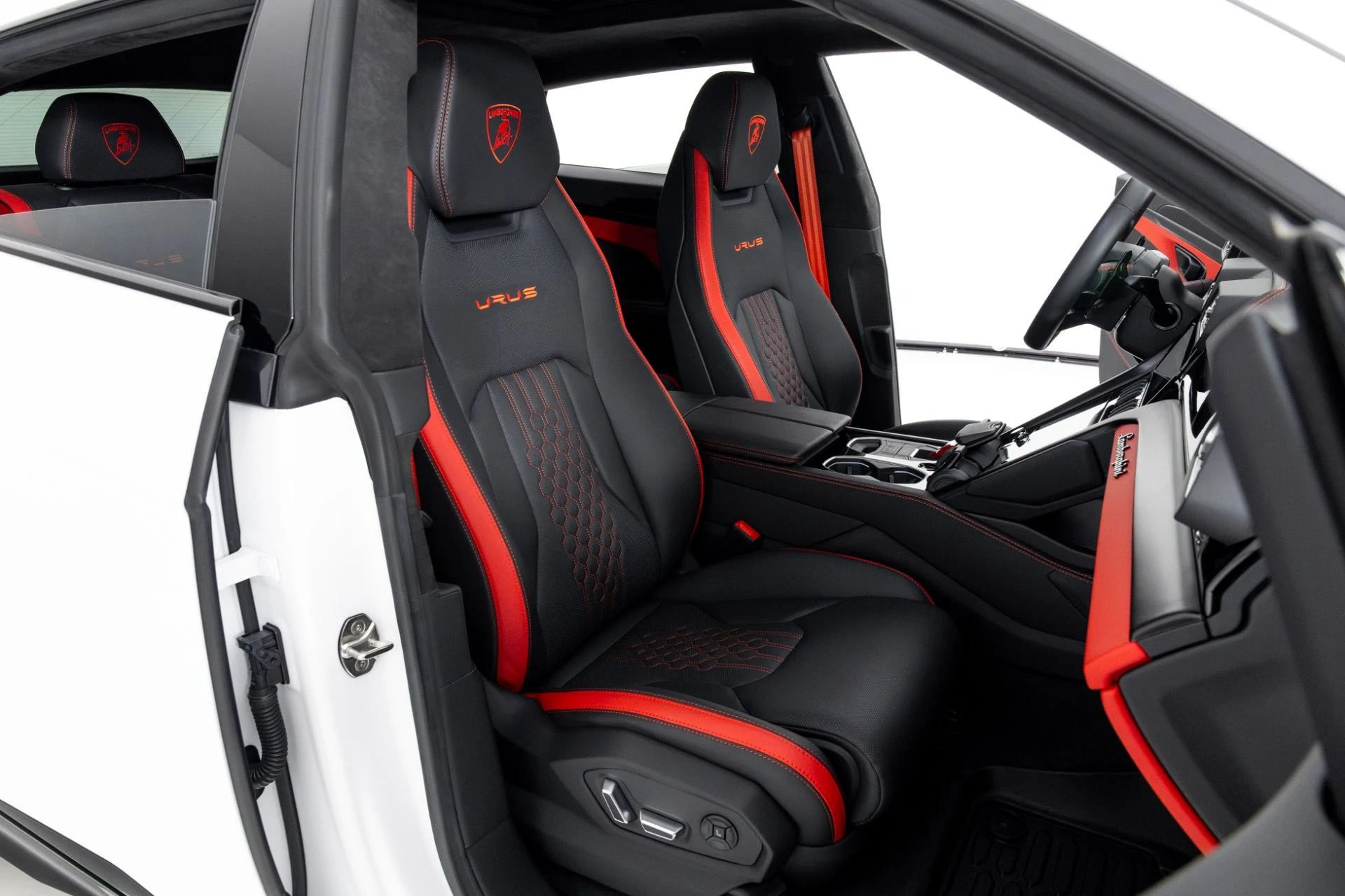 mph029_3490928409_Used_2024_Lamborghini_Urus_S_1765302053_7d5b721553