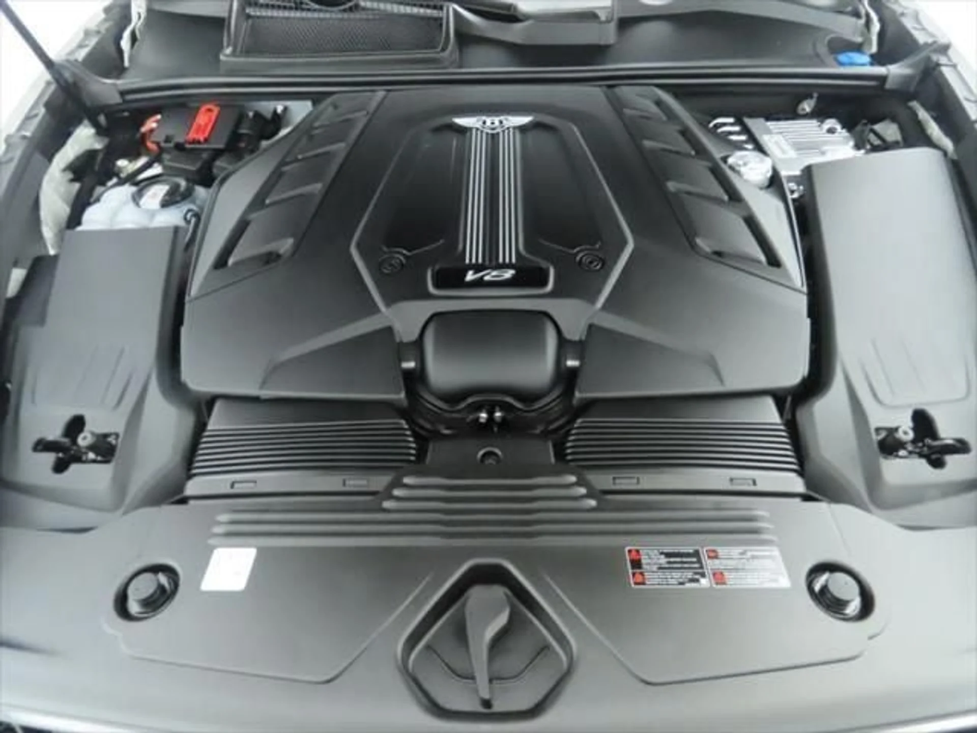 mph029_3492226089_new_2025_bentley_bentayga_8119_22803697_30_640_b4050bc13d