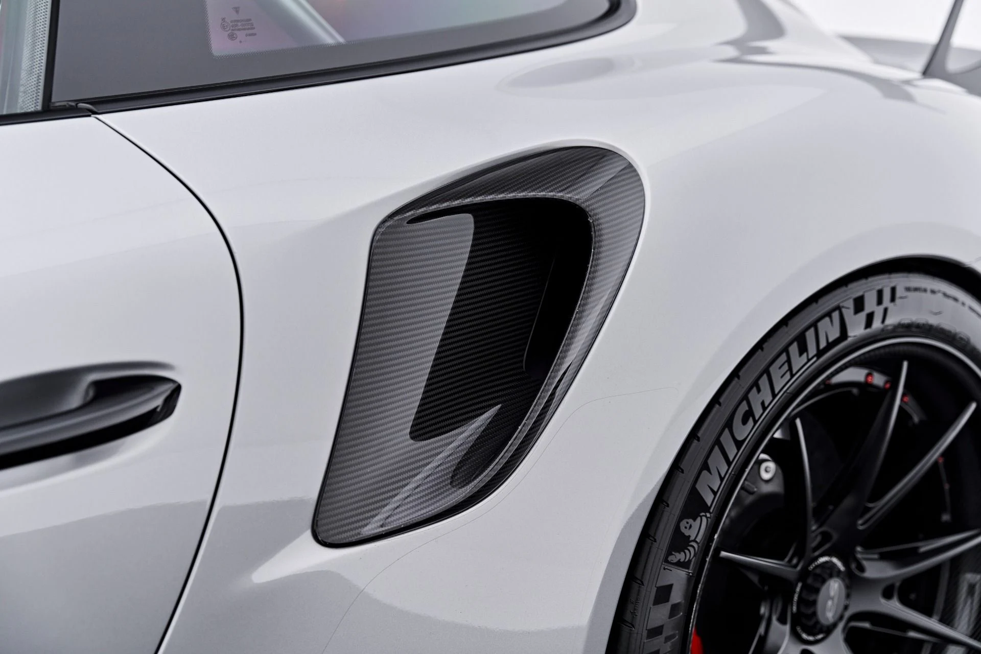 mph029_3495640251_Used_2019_Porsche_911_GT_2_RS_1788559204_25a7a3067d
