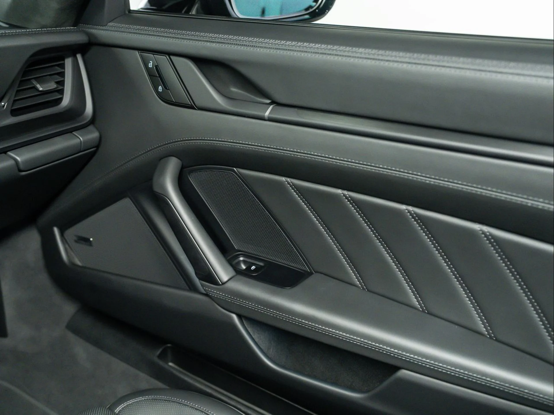 mph029_3504516918_1601946f4c337eb3d7256a04f7a37c2a_6e8e124b5c