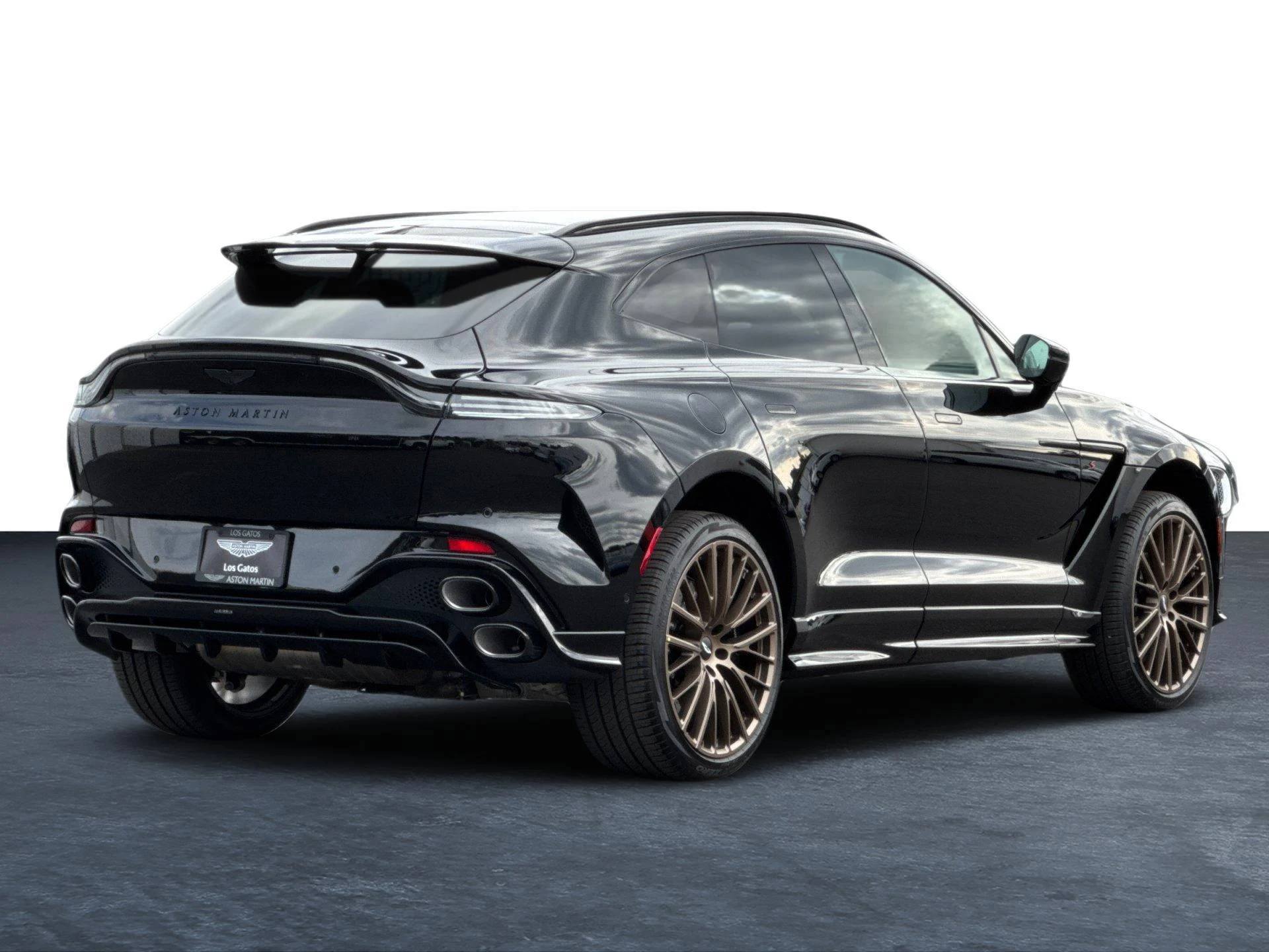 mph029_3504787999_New_2026_Aston_Martin_DBX_S_1793357275_471800e44a