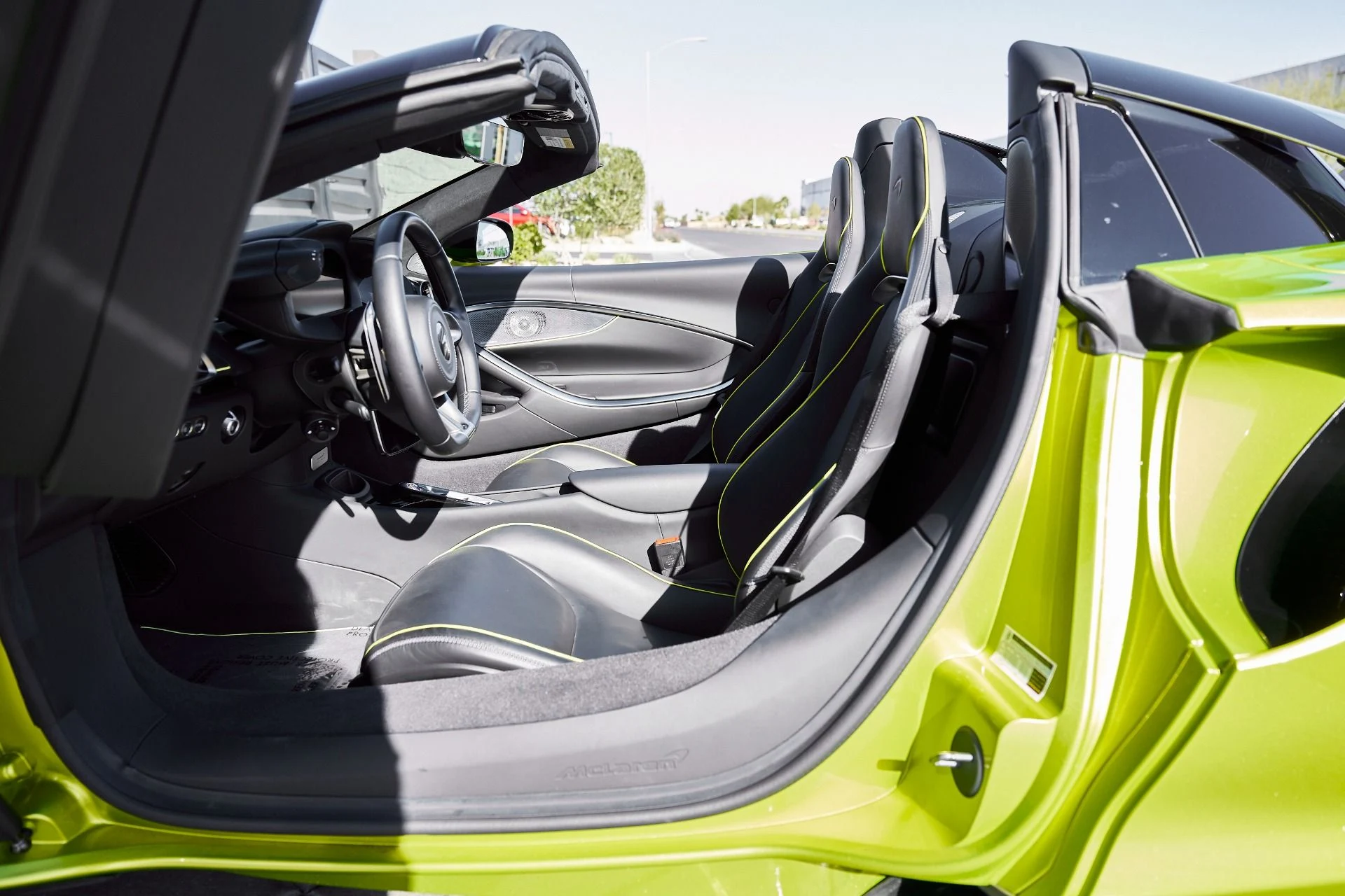 mph029_3505313181_Used_2025_Mc_Laren_Artura_Tech_Lux_1769825867_115790e79b