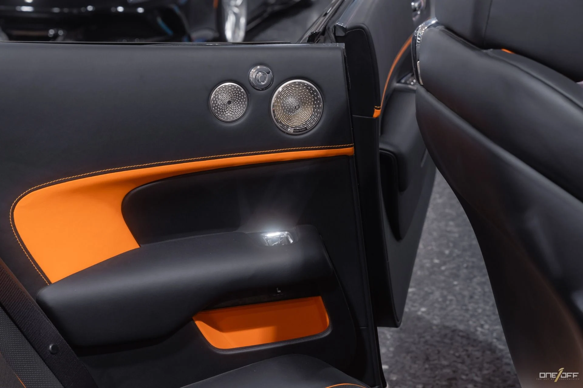 mph029_3507438770_Used_2018_Rolls_Royce_Dawn_1_of_1_Bespoke_Special_Order_Black_Badge_1731615471_e2b388907b