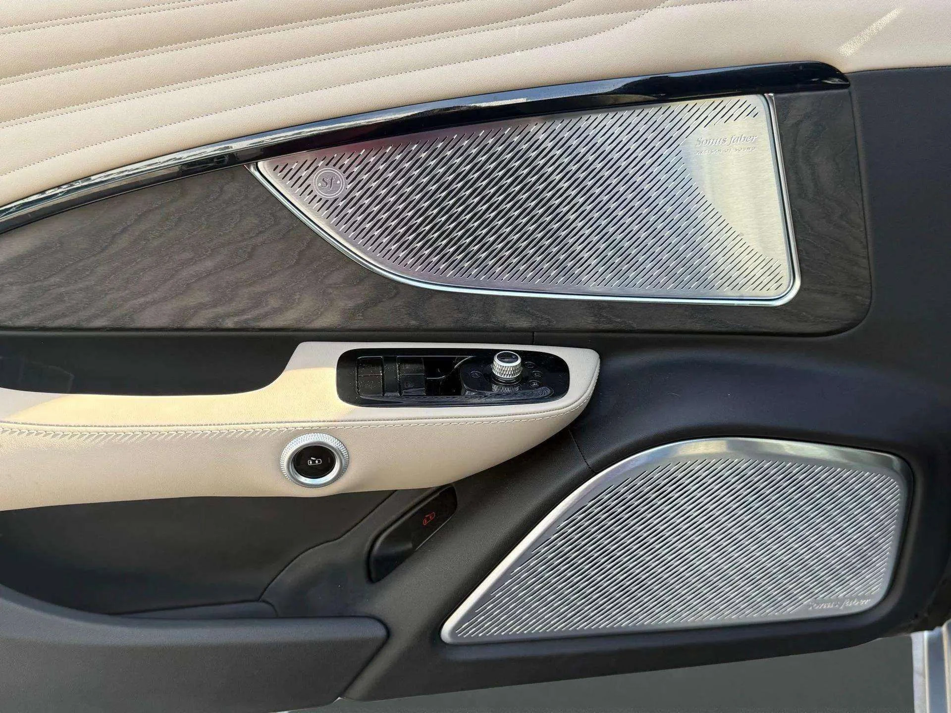 mph029_3511730916_c8cc9b701c964dc1ae74267afeeb11fd_5227f6a4c5