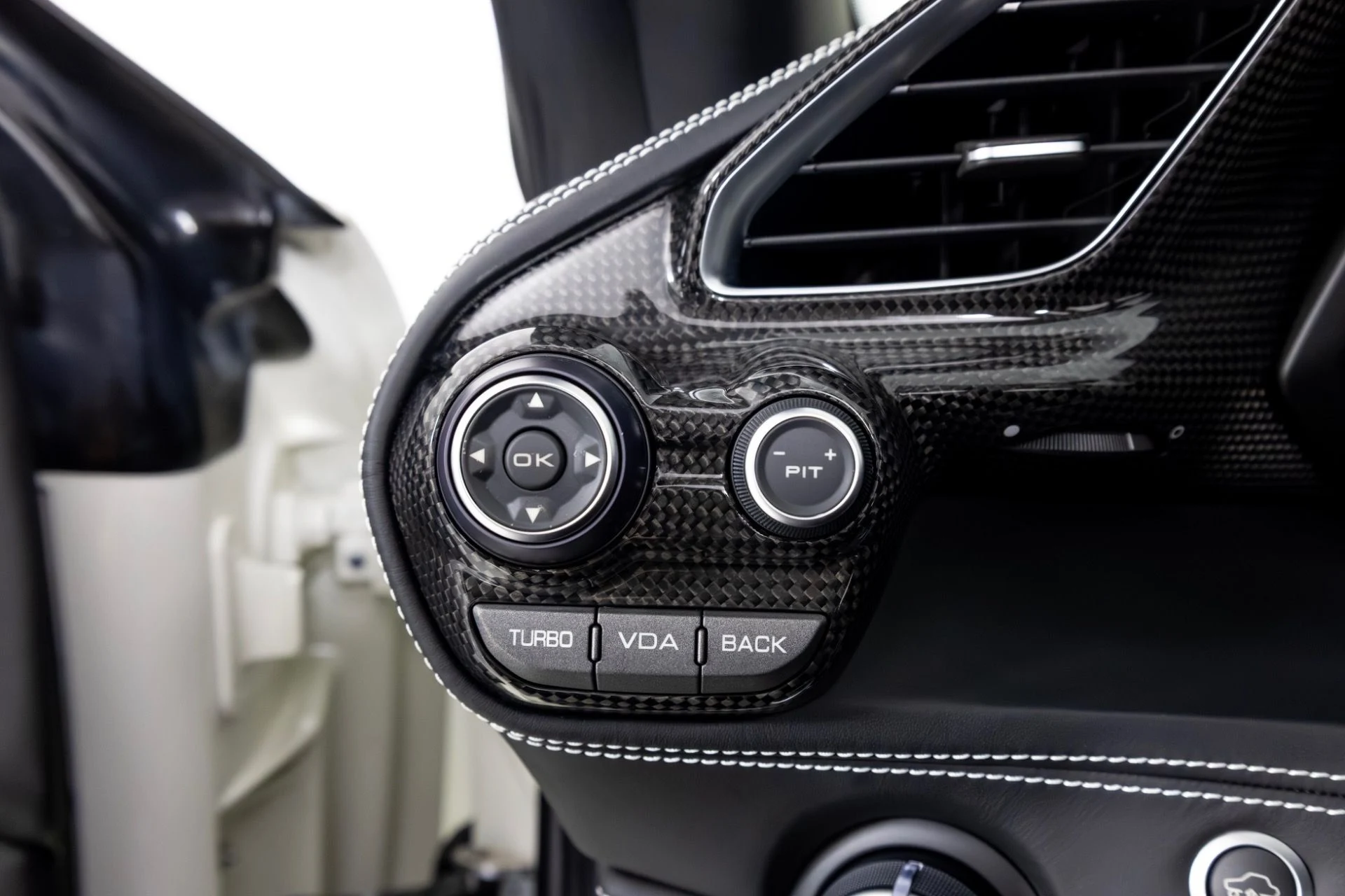 mph029_3511748680_Used_2018_Ferrari_488_Spider_1768934437_dc580ba88e