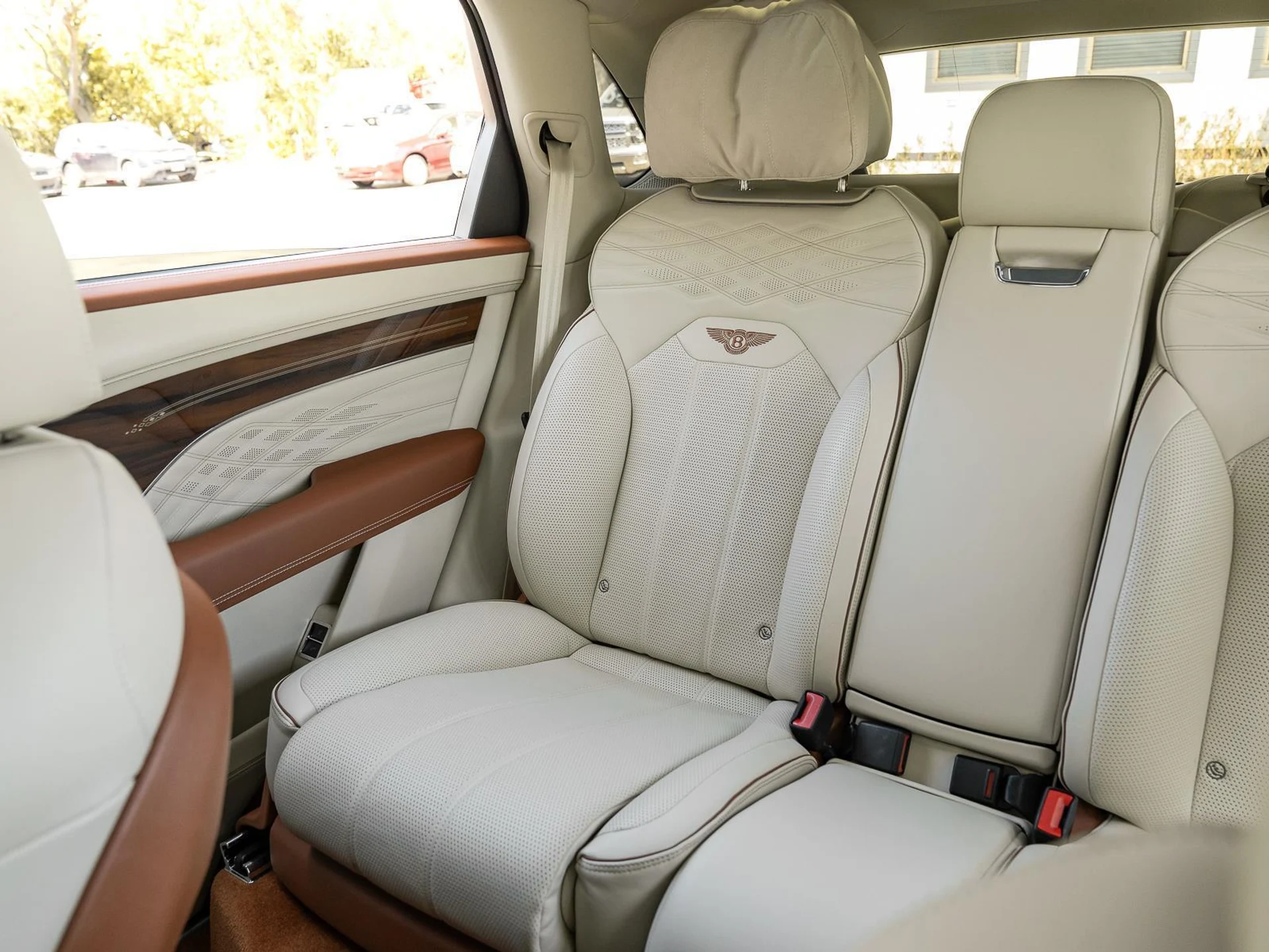 mph029_3515176688_Used_2023_Bentley_Bentayga_EWB_Azure_First_Edition_1772272961_092b1ad22f