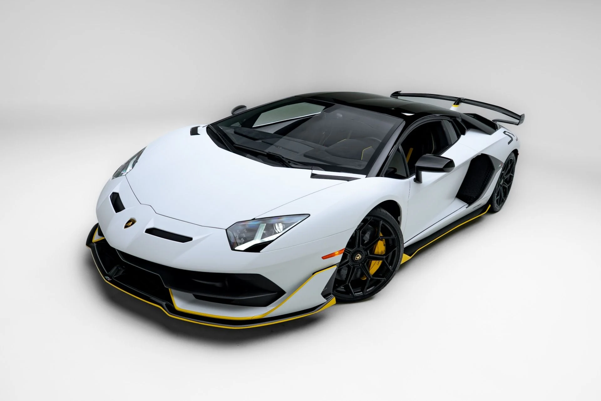 mph029_3515438197_Used_2021_Lamborghini_Aventador_LP_770_4_SVJ_1776372314_cc1ea01bc4