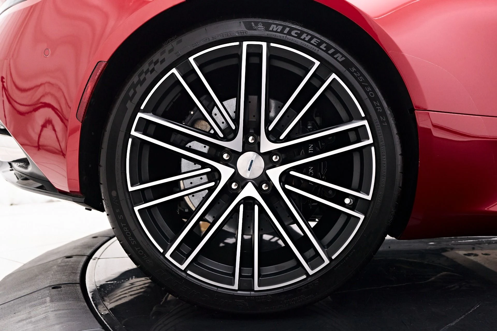 mph029_351668987_Used_2024_Aston_Martin_DB_12_1756329442_278be53936