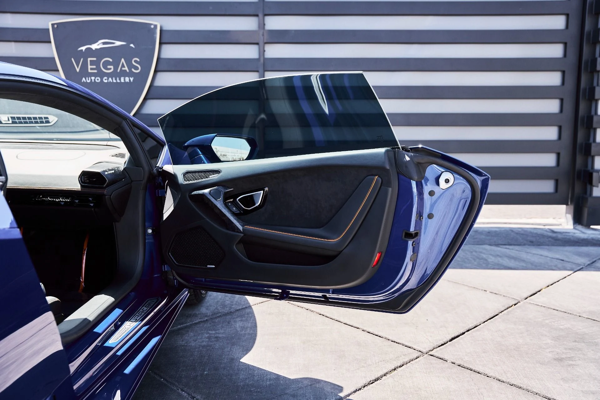 mph029_3518291217_Used_2020_Lamborghini_Huracan_EVO_Base_1777394811_7b1633e74b